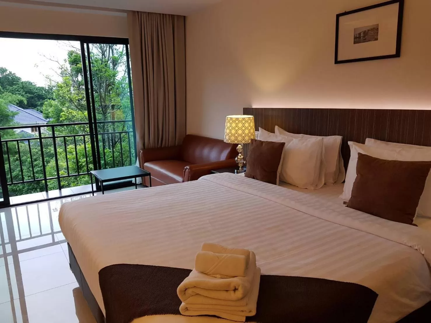 Standard Queen Room in The Harmony Ville