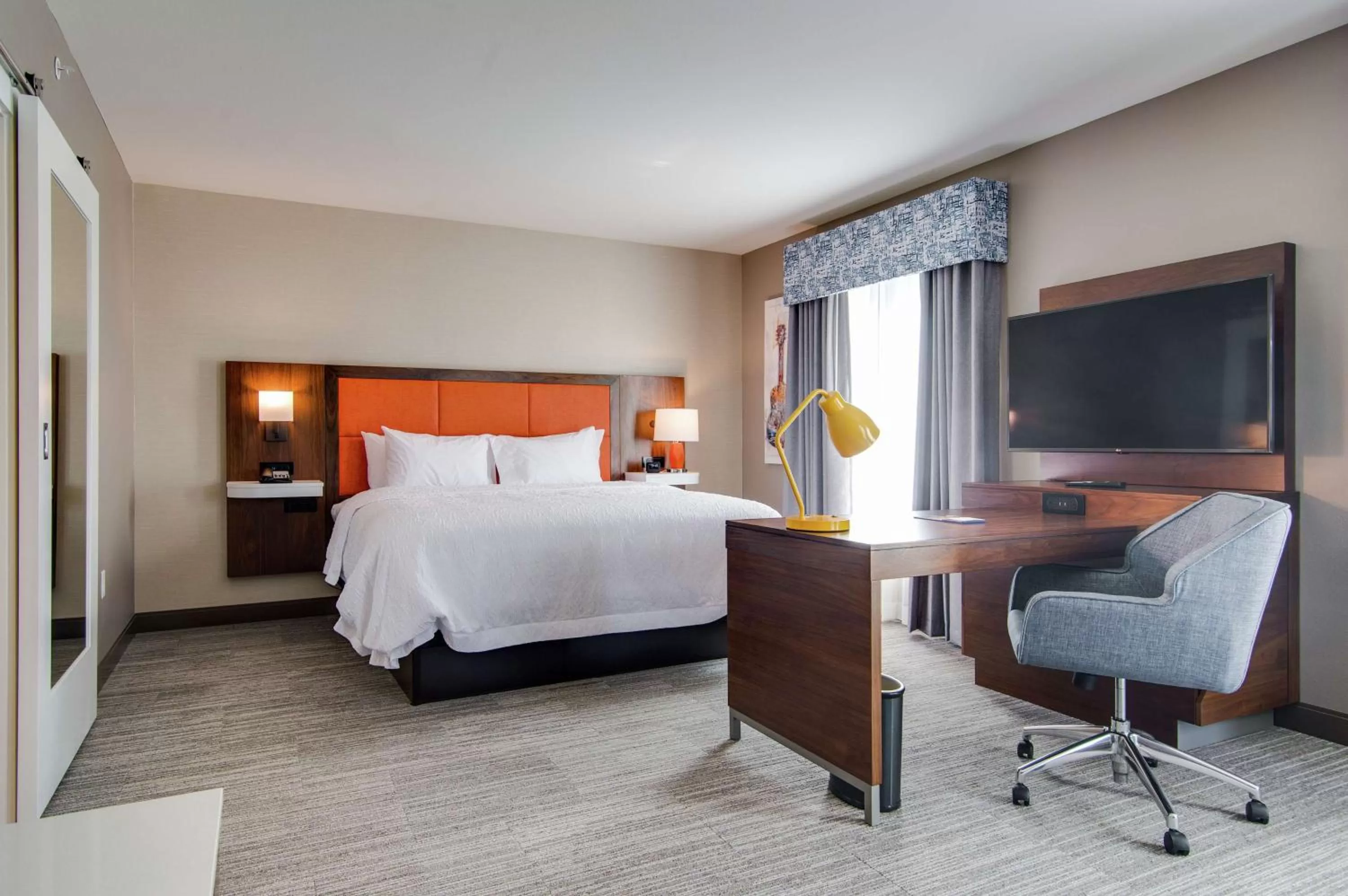 King Studio Suite with City View - Non-Smoking in Hampton Inn & Suites by Hilton Nashville North Skyline
