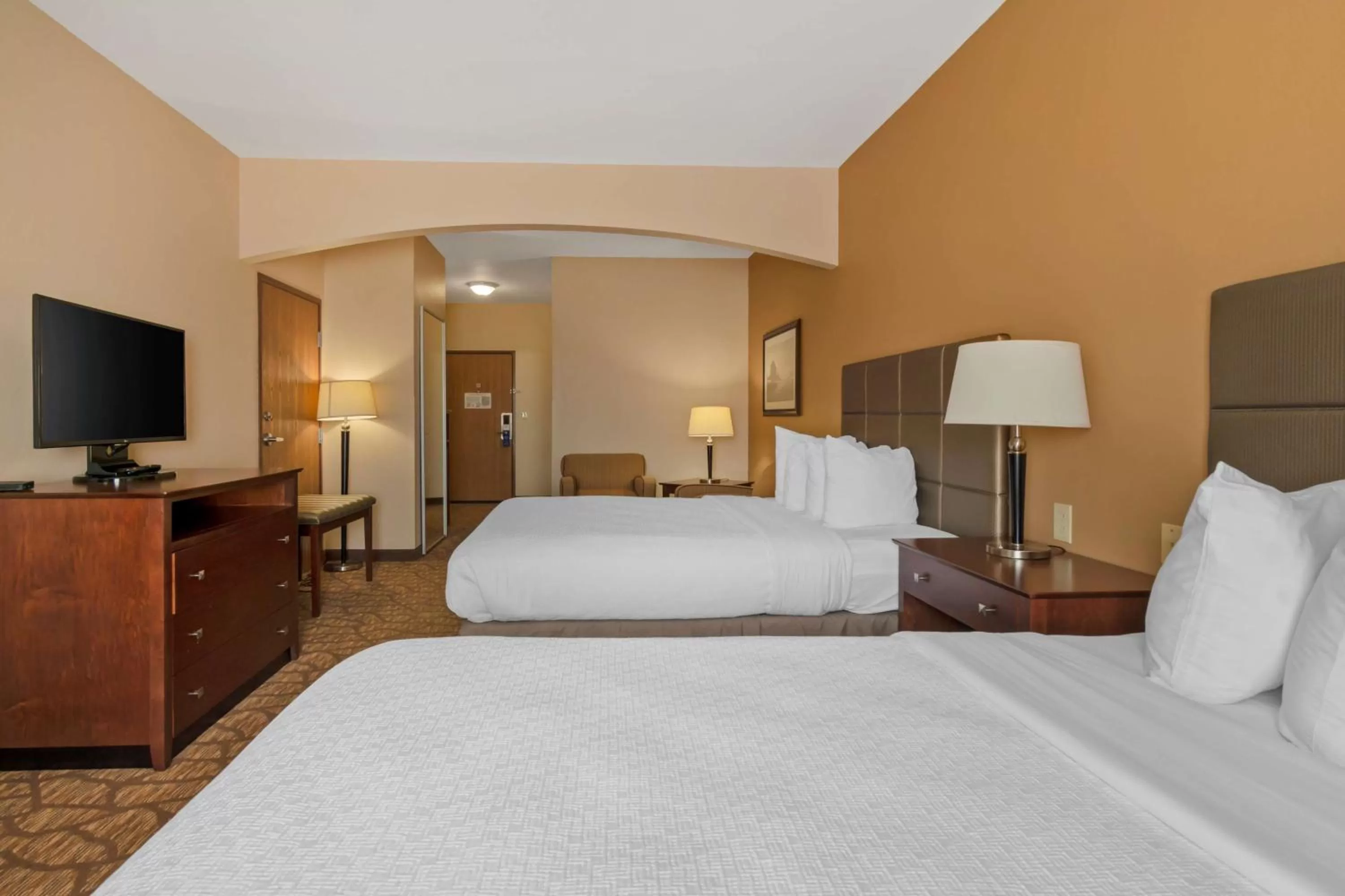 Queen Room with Two Queen Beds and Roll In Shower - Disability Access in Best Western Plus Butterfield Inn