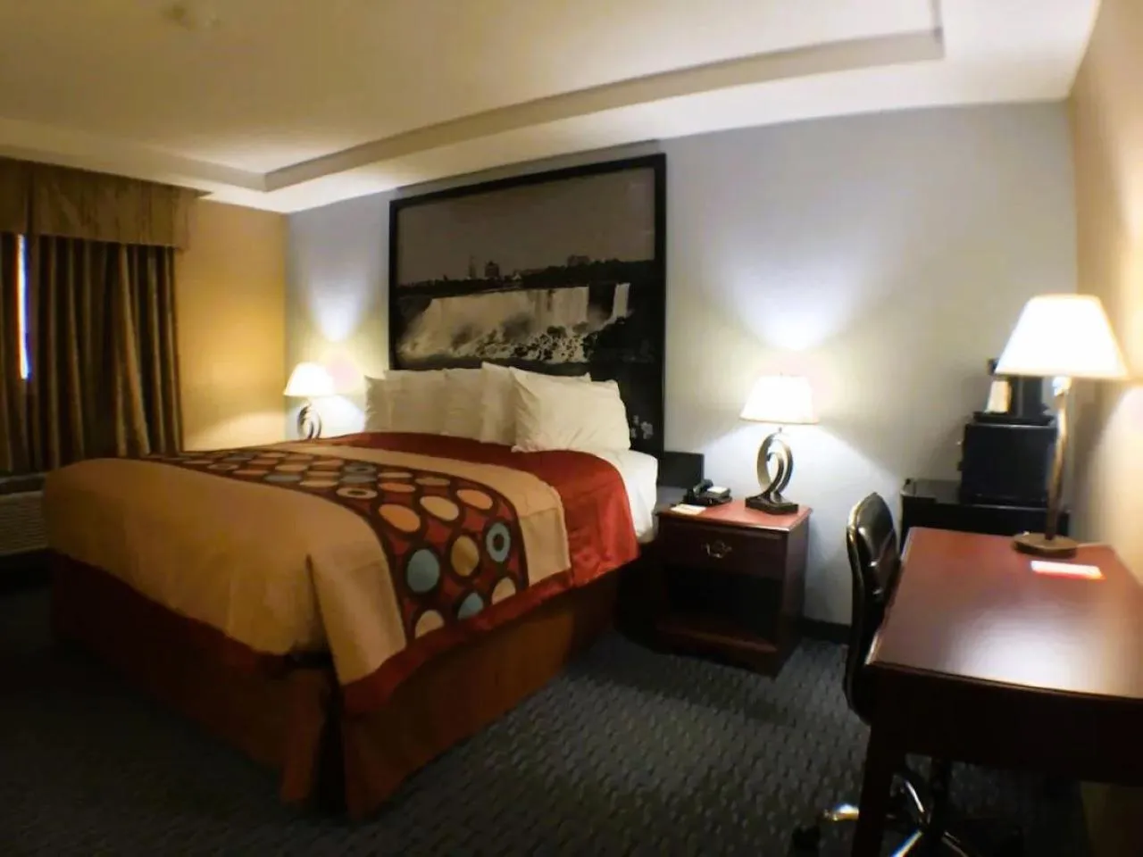 King Room in FairBridge Inn Express Buffalo Airport Williamsville