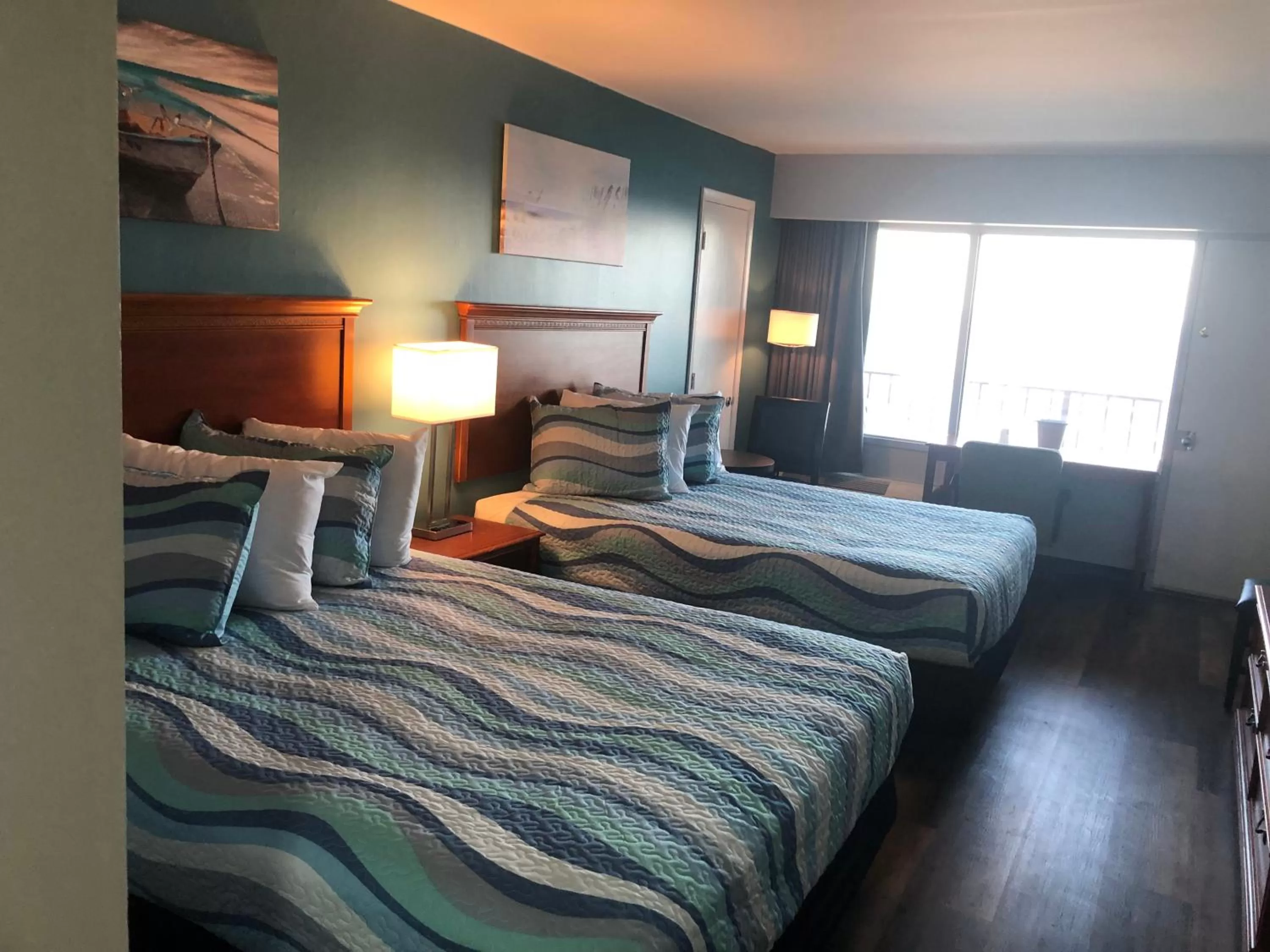 Ocean Front 2 Queen Studio in Gazebo Inn Oceanfront