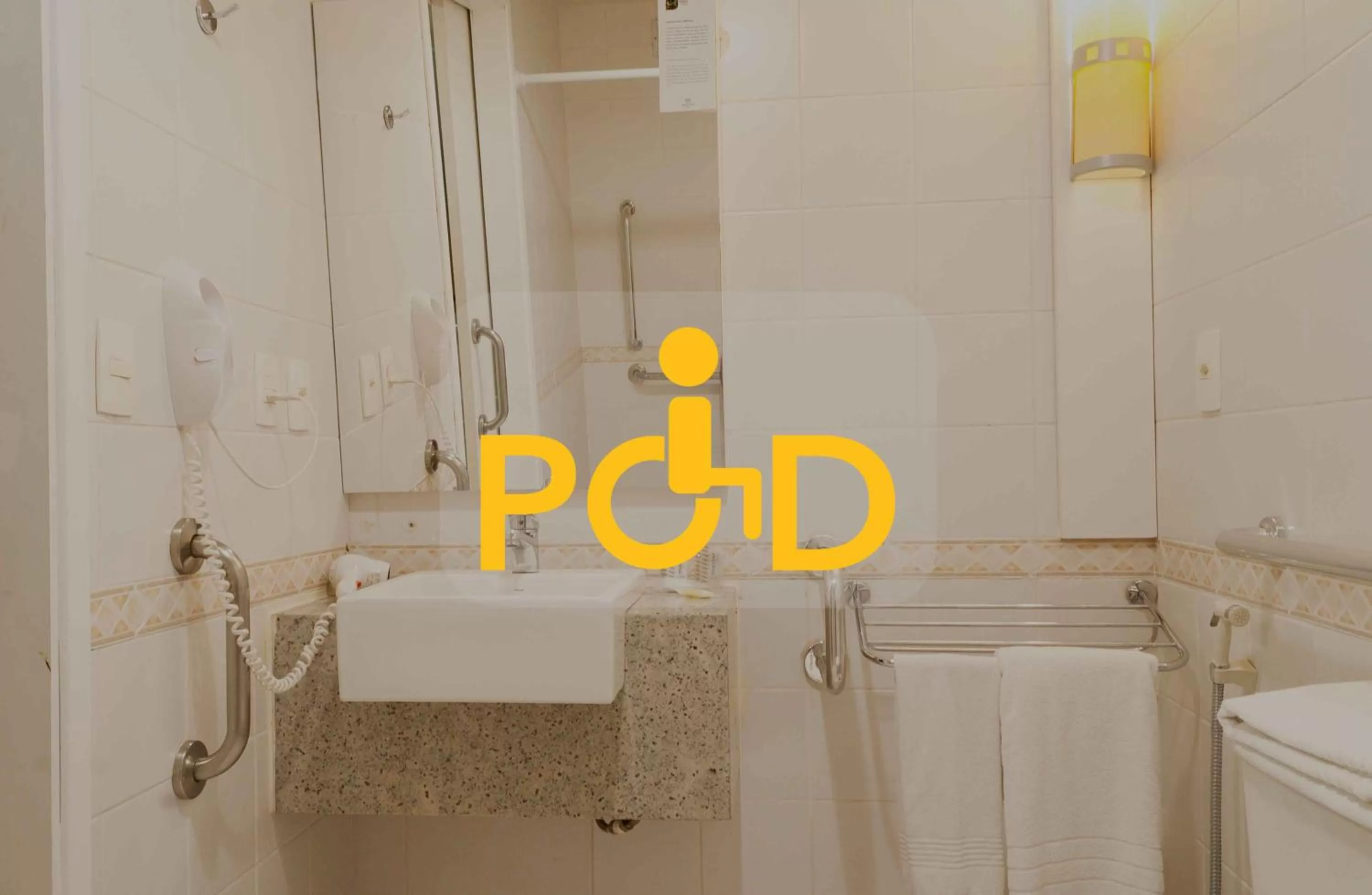 Double Room - Disability Access in Master Curitiba Hotel - 1,6 km do Estádio Couto Pereira - Show