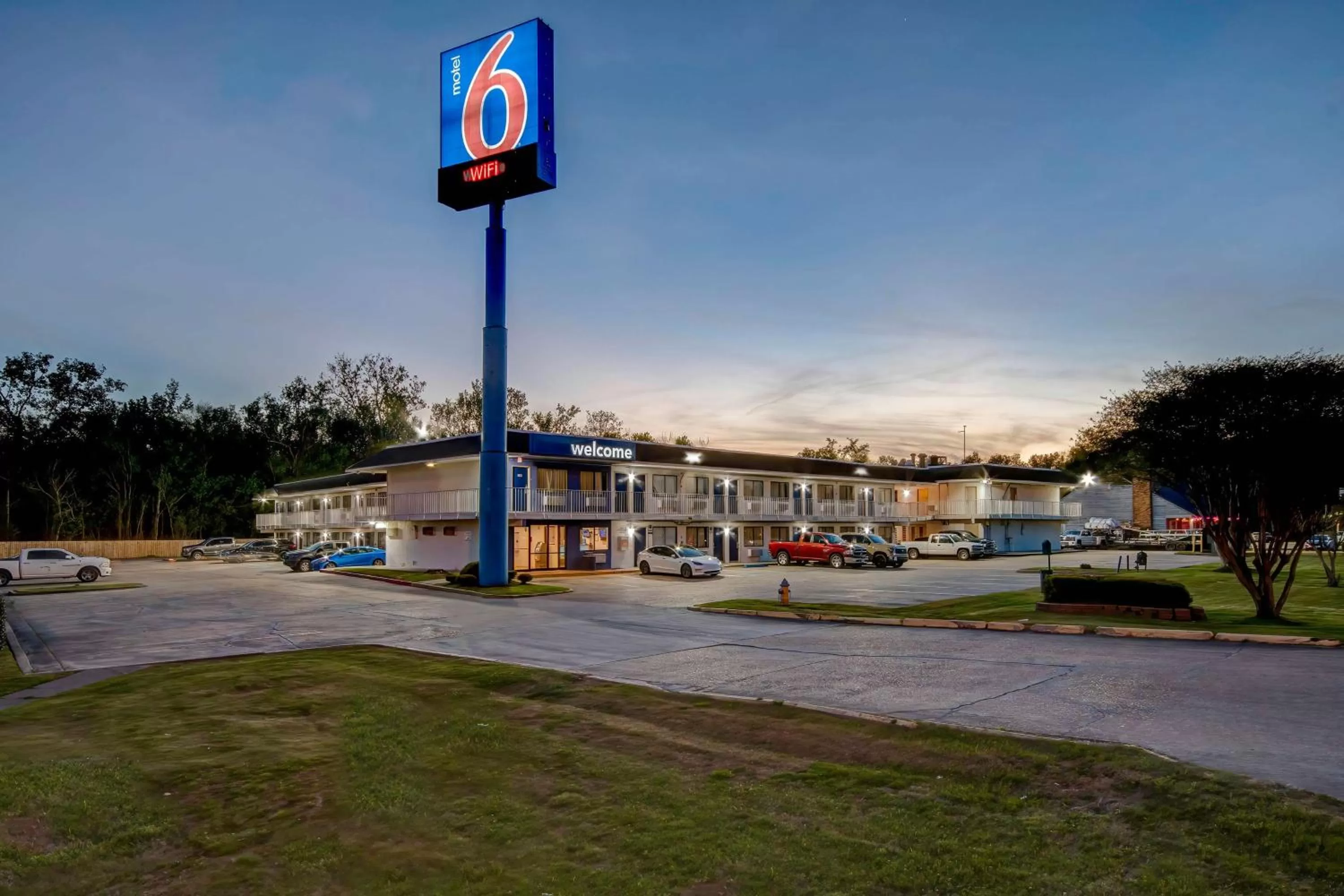 Property Building in Motel 6-Port Allen, LA - Baton Rouge