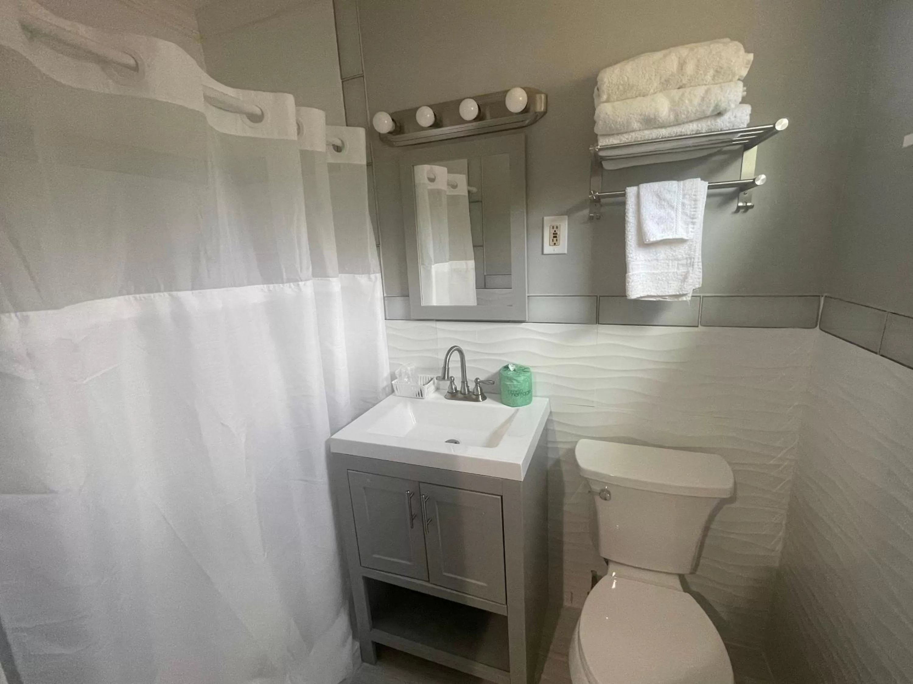 Aquastar Inn