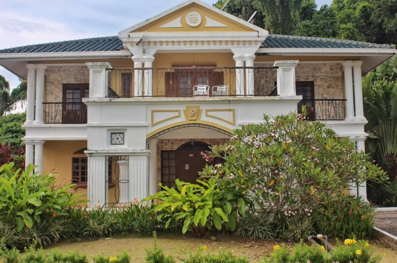 Tiara Villa – 4 Bedroom in Tiara Labuan Hotel