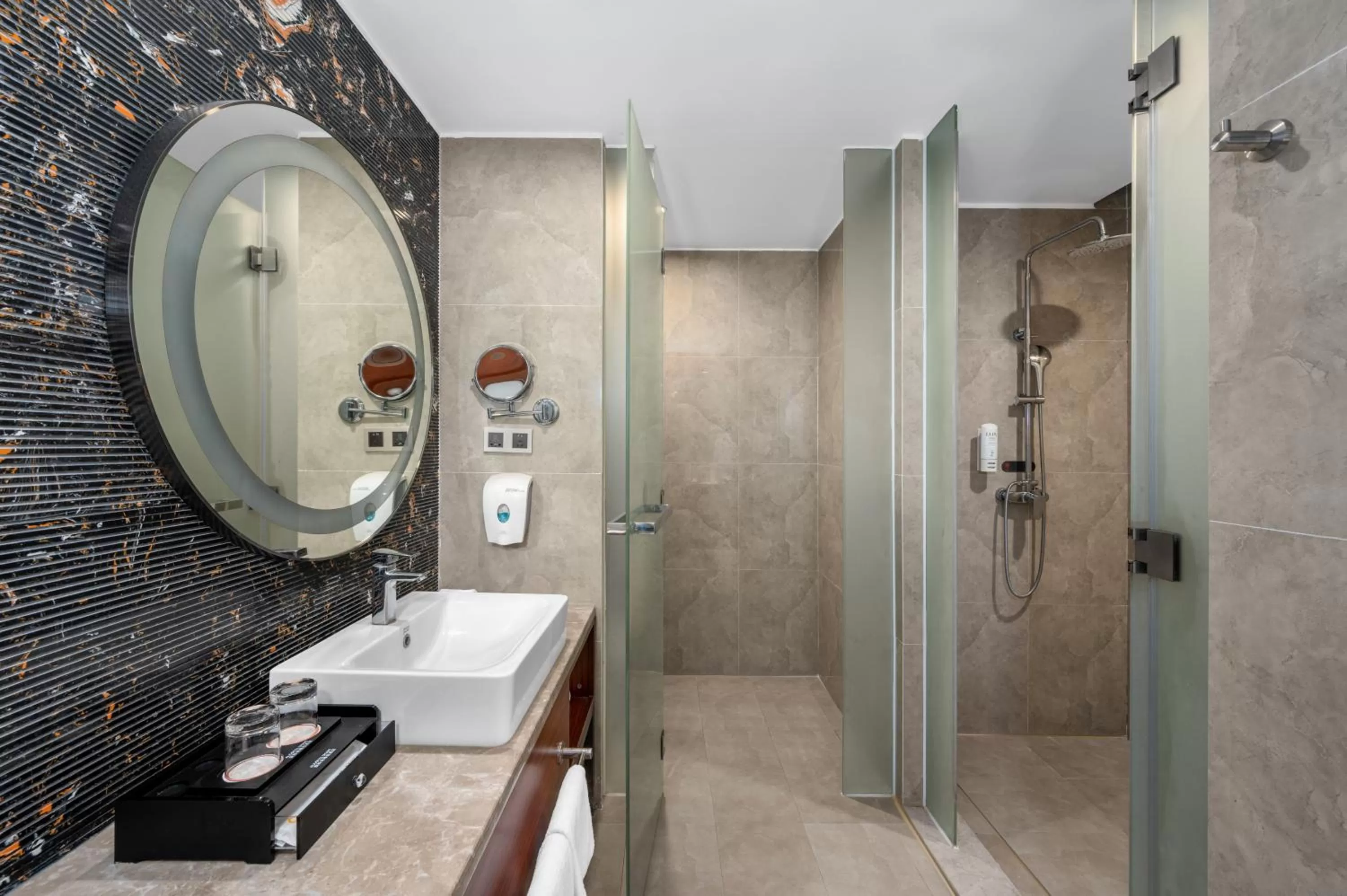 Superior Twin Room in Ausotel Smart Baiyun International Airport T2-Free 24-hour airport pick-up