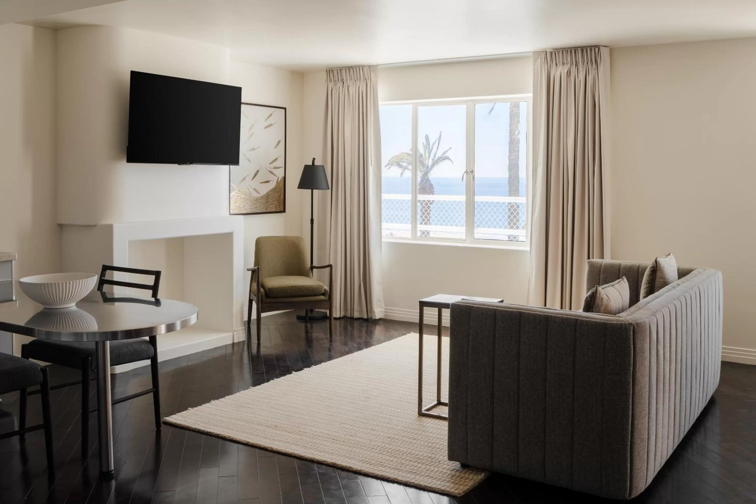 Apartment with Balcony in The Eden