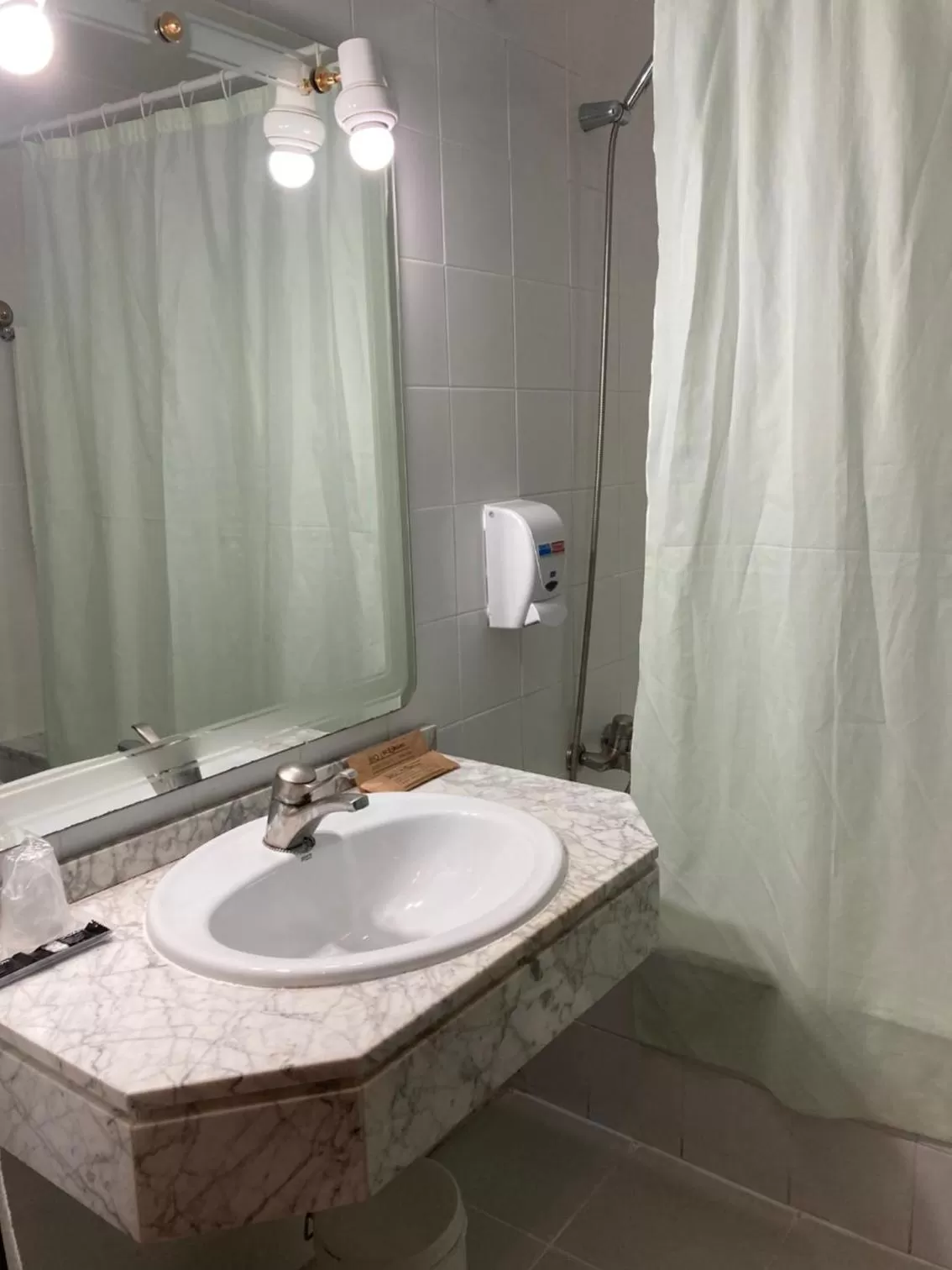 Standard Single Room in Hotel Almagro