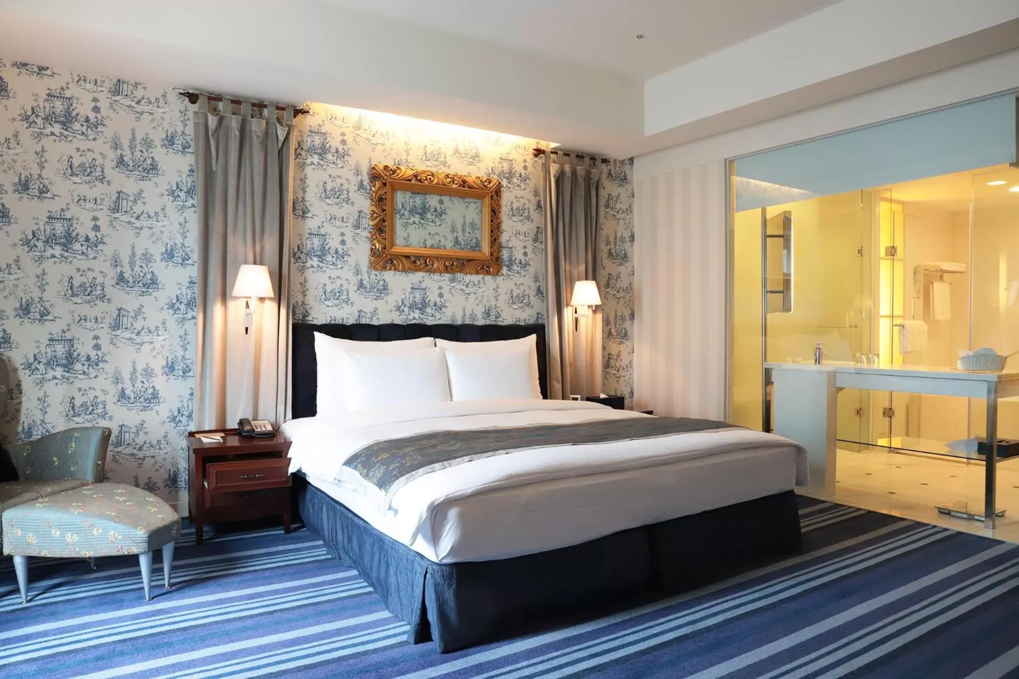 Premier Double Room in Grand Victoria Hotel