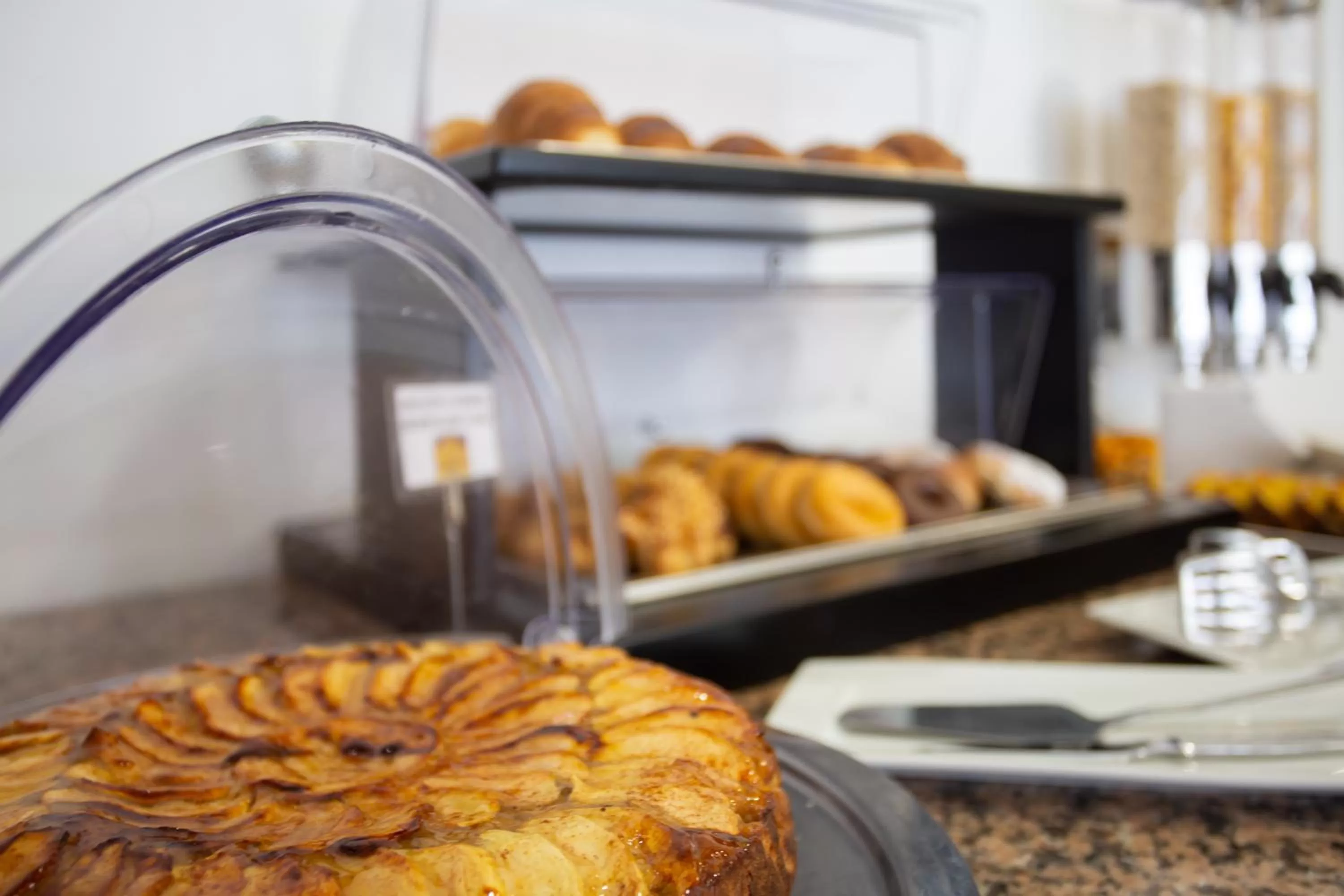 Buffet breakfast in Monte Triana