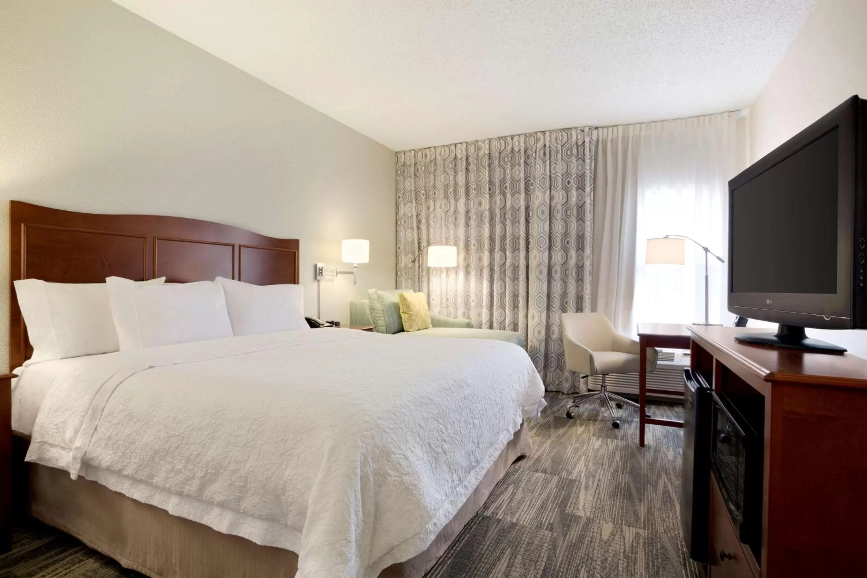 King Room - Mobility Access/Non-Smoking in Hampton Inn Fort Worth Southwest Cityview