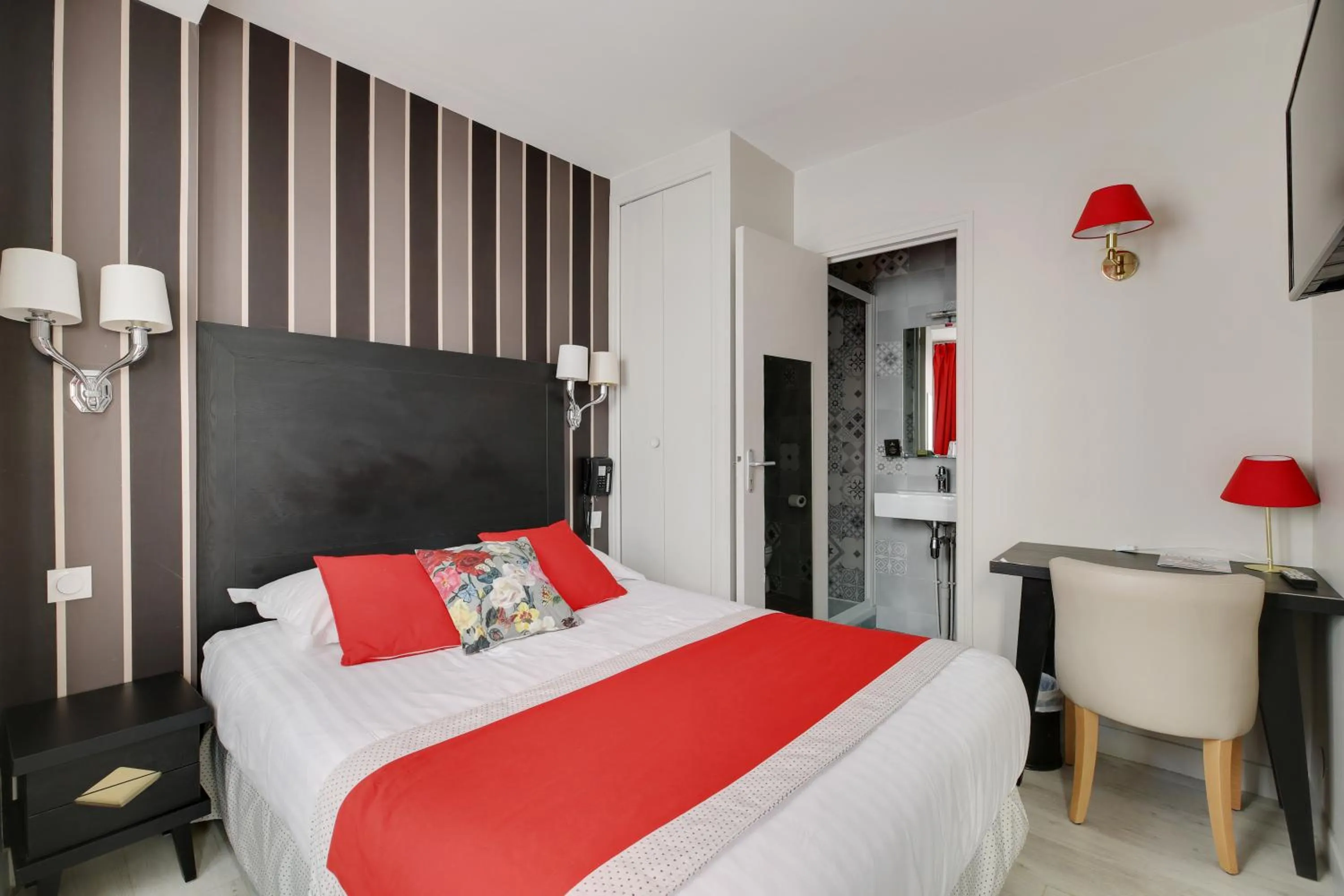 Classic Double Room in Hotel Riviera Elysees