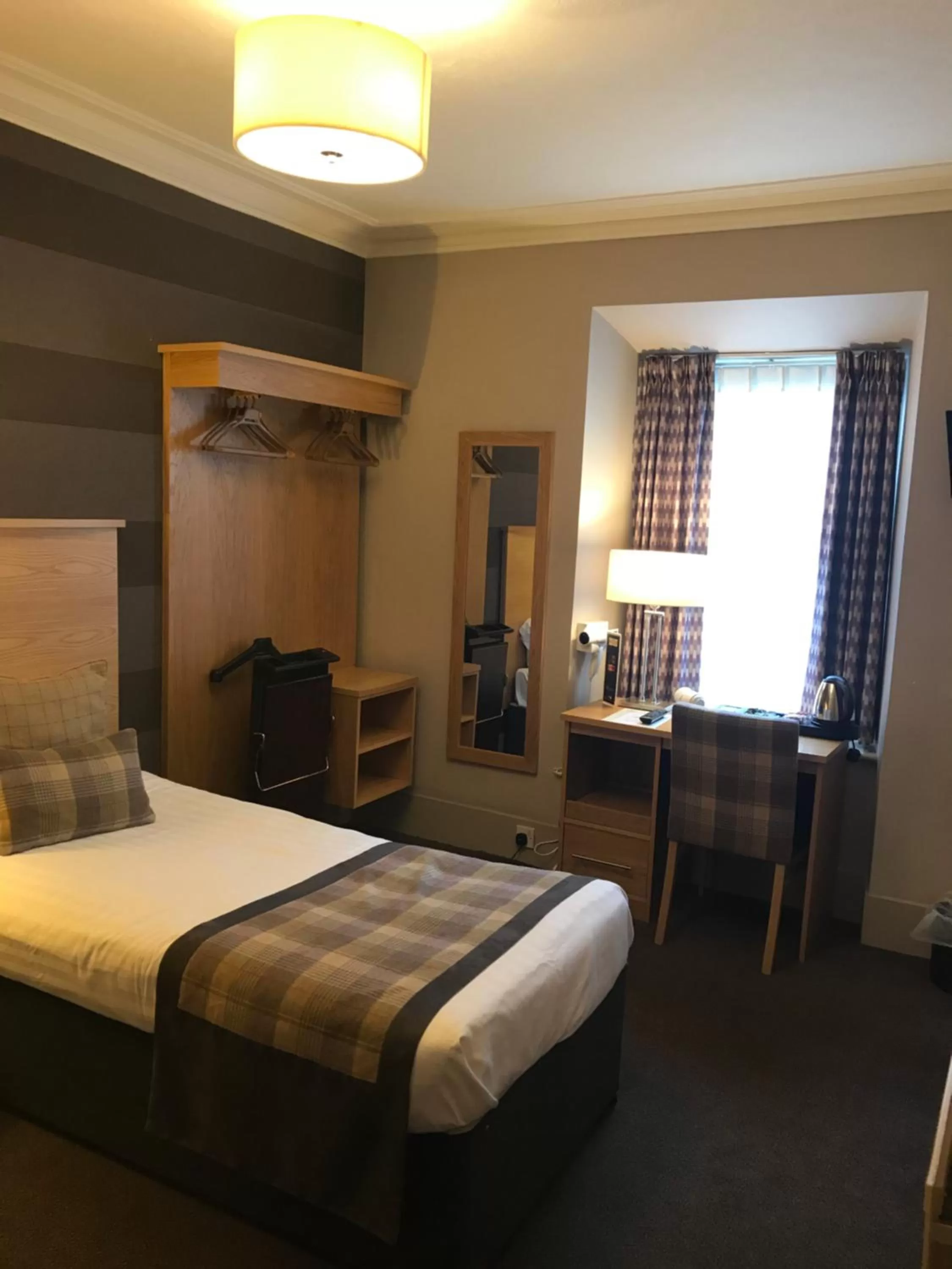 Standard Twin Room in Buchan Hotel