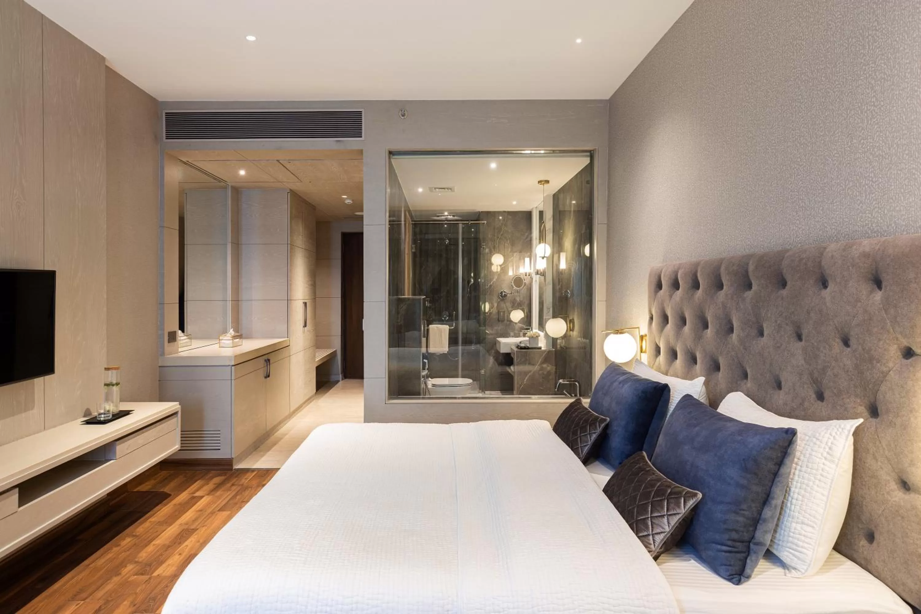 1 King Bed with Bathtub, Non-Smoking - single occupancy in Wyndham Chandigarh Mohali