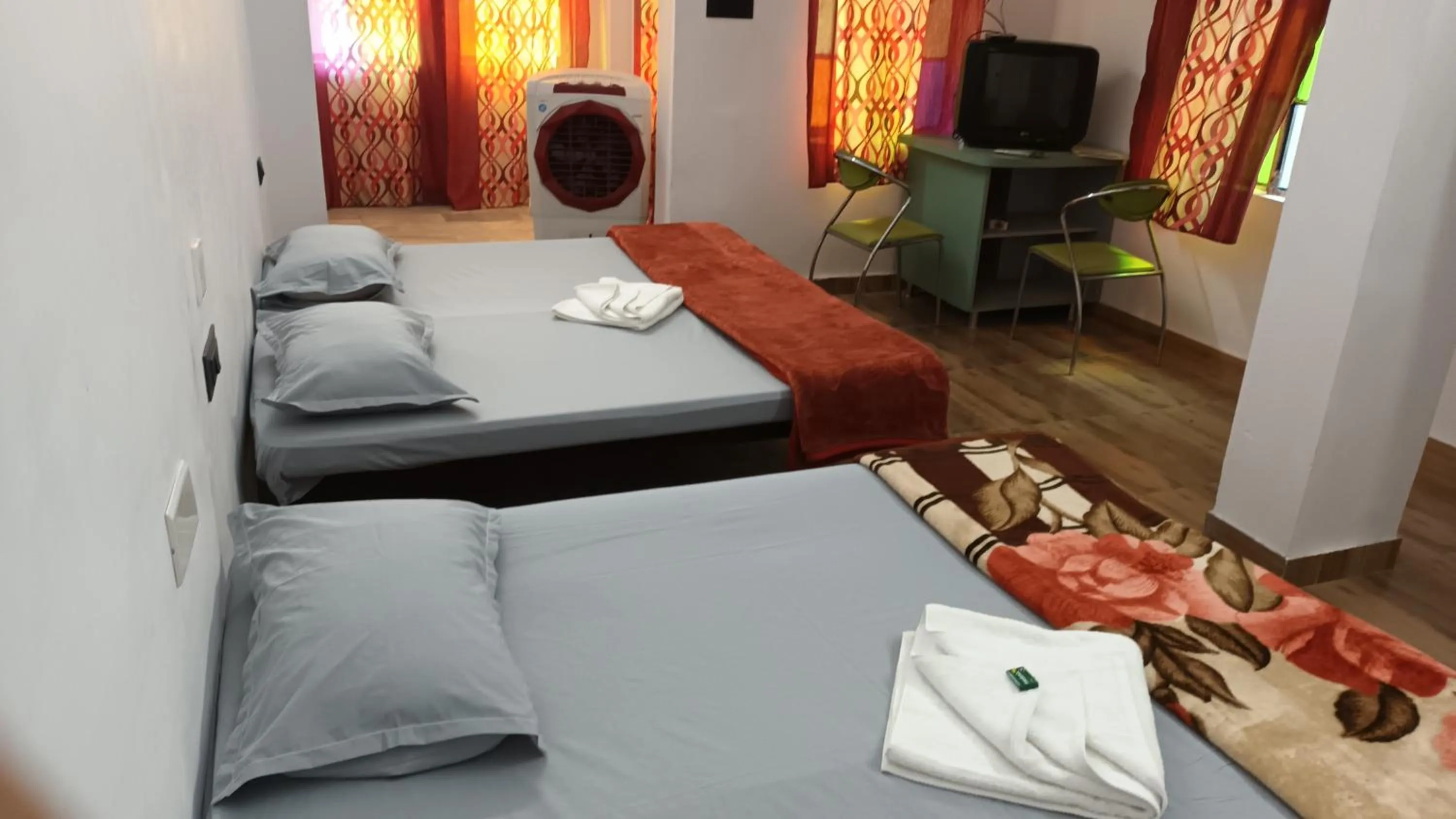 Deluxe Family Room in Jag Niwas Guest House & pure veg restaurant