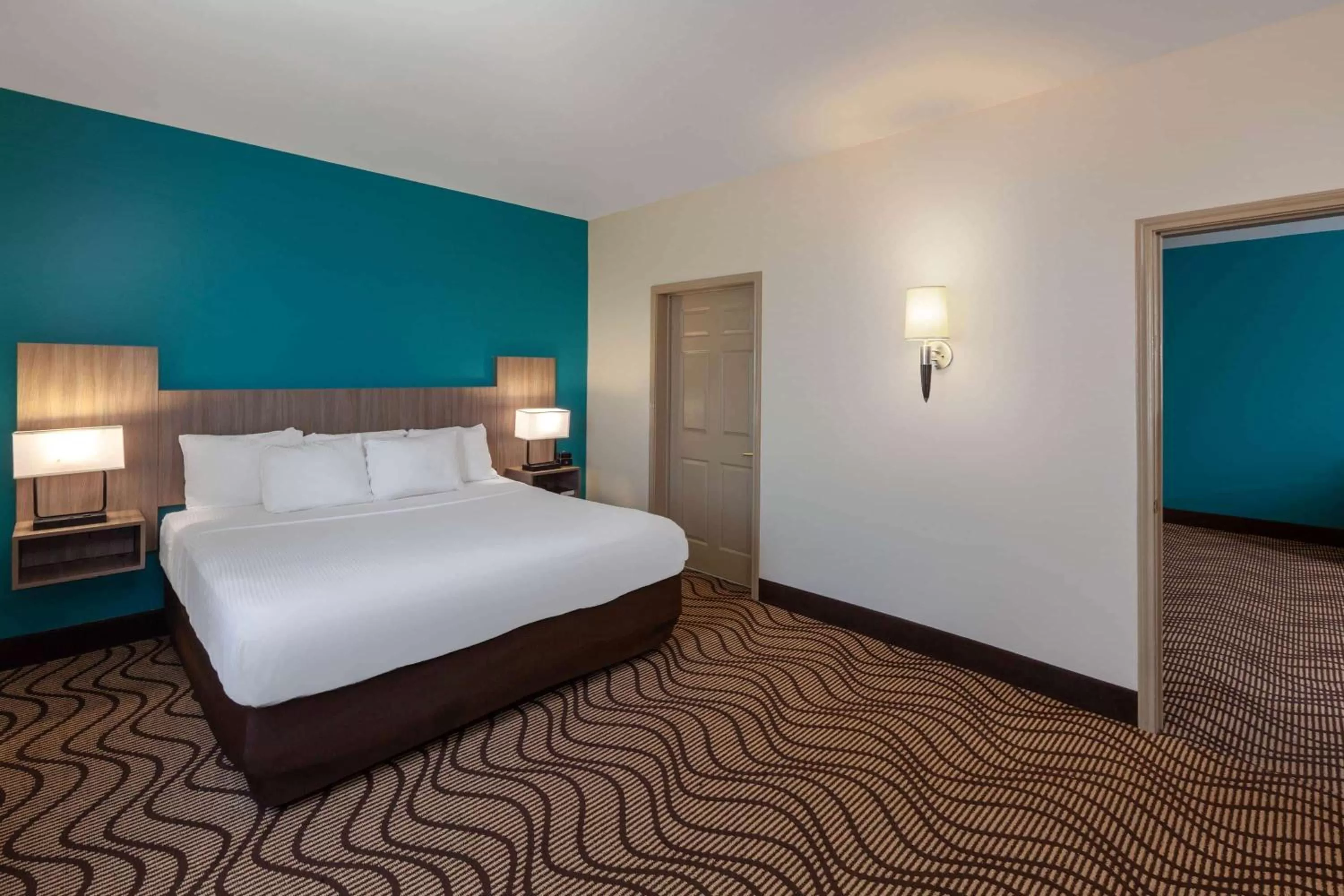 King Suite - Non-Smoking in La Quinta by Wyndham Midland North