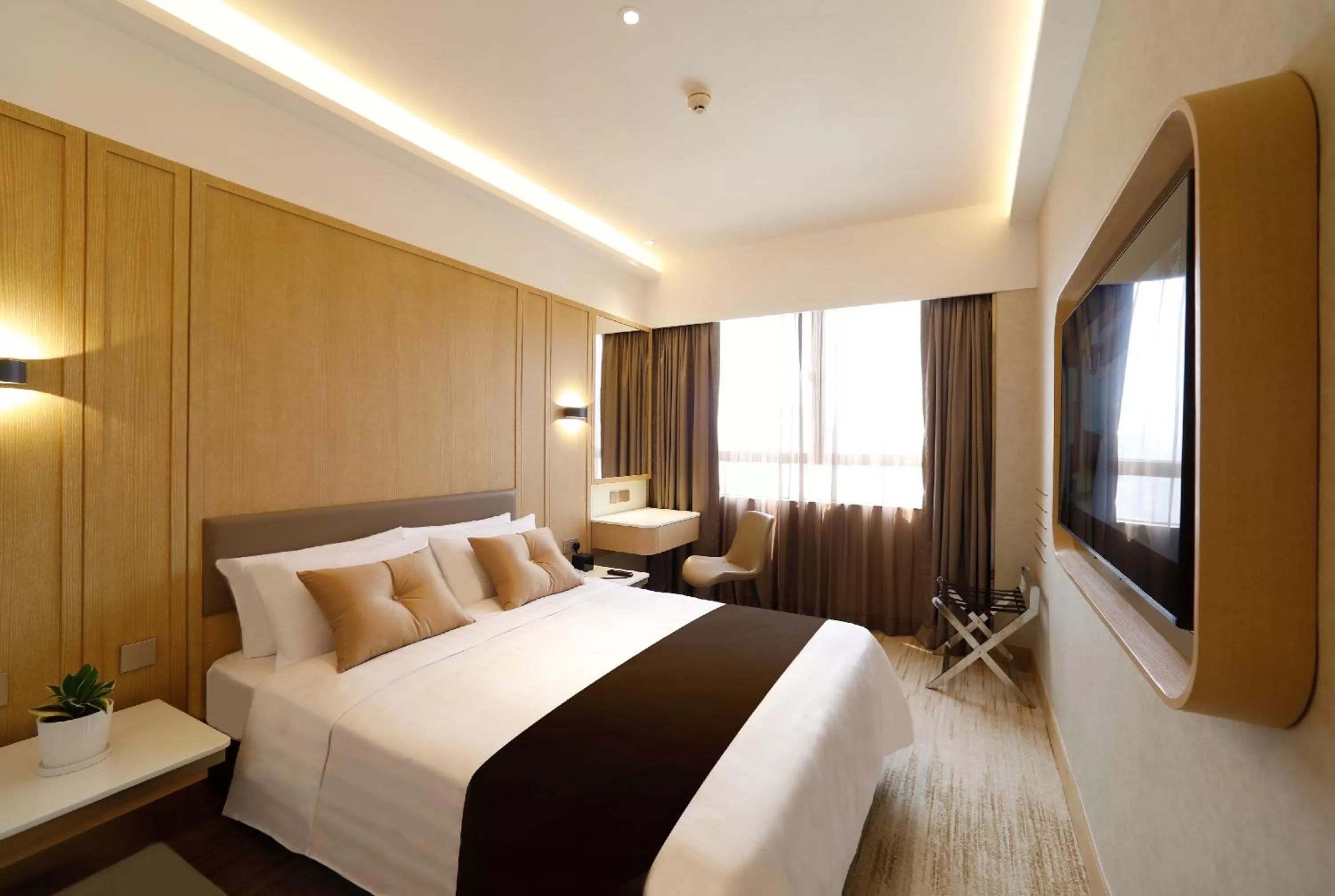 Club Floor - Harbor Parkview Queen Room in B P International