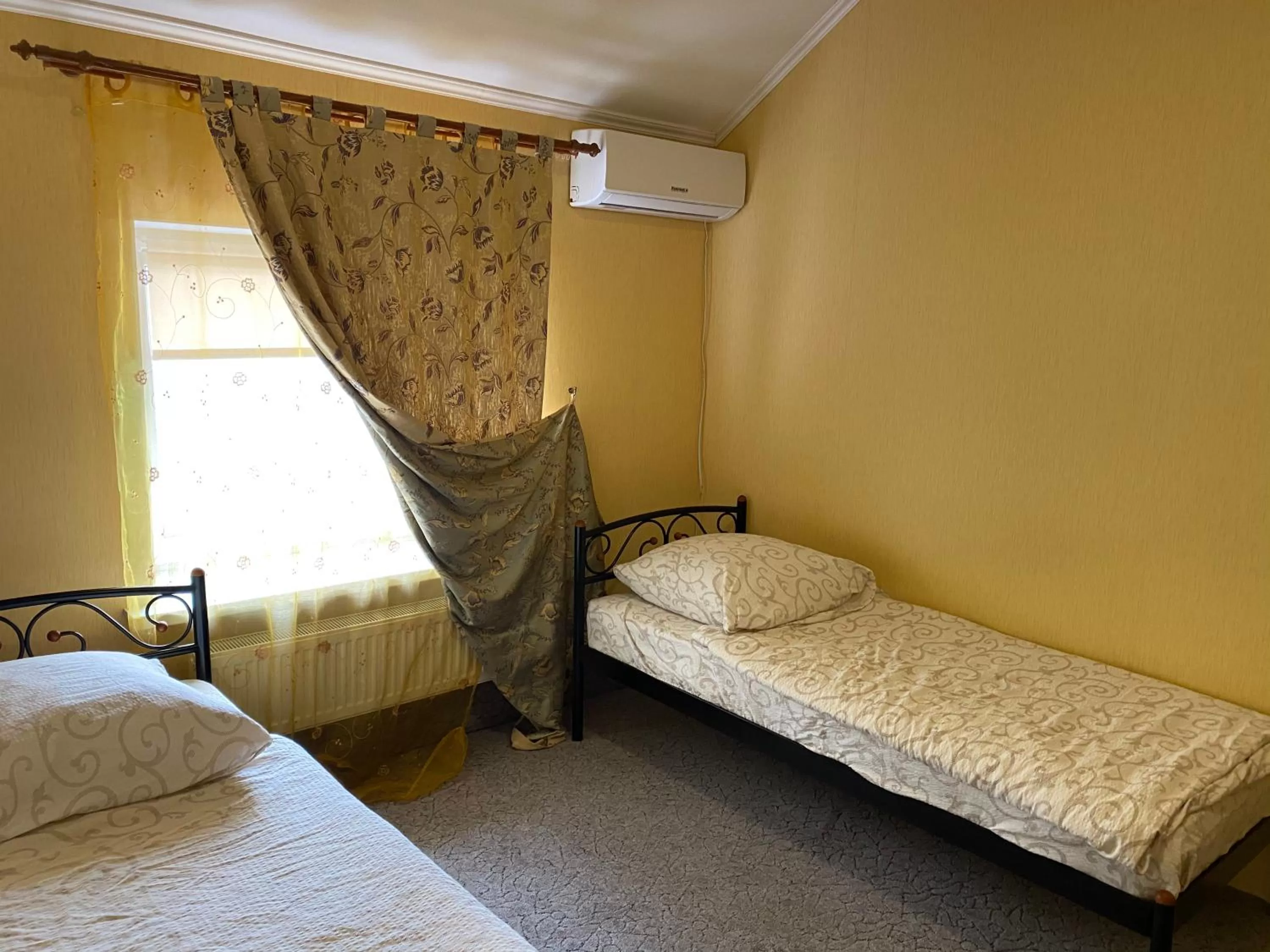 Twin Room with Shower in Avtoport Restorant Hotel Complex