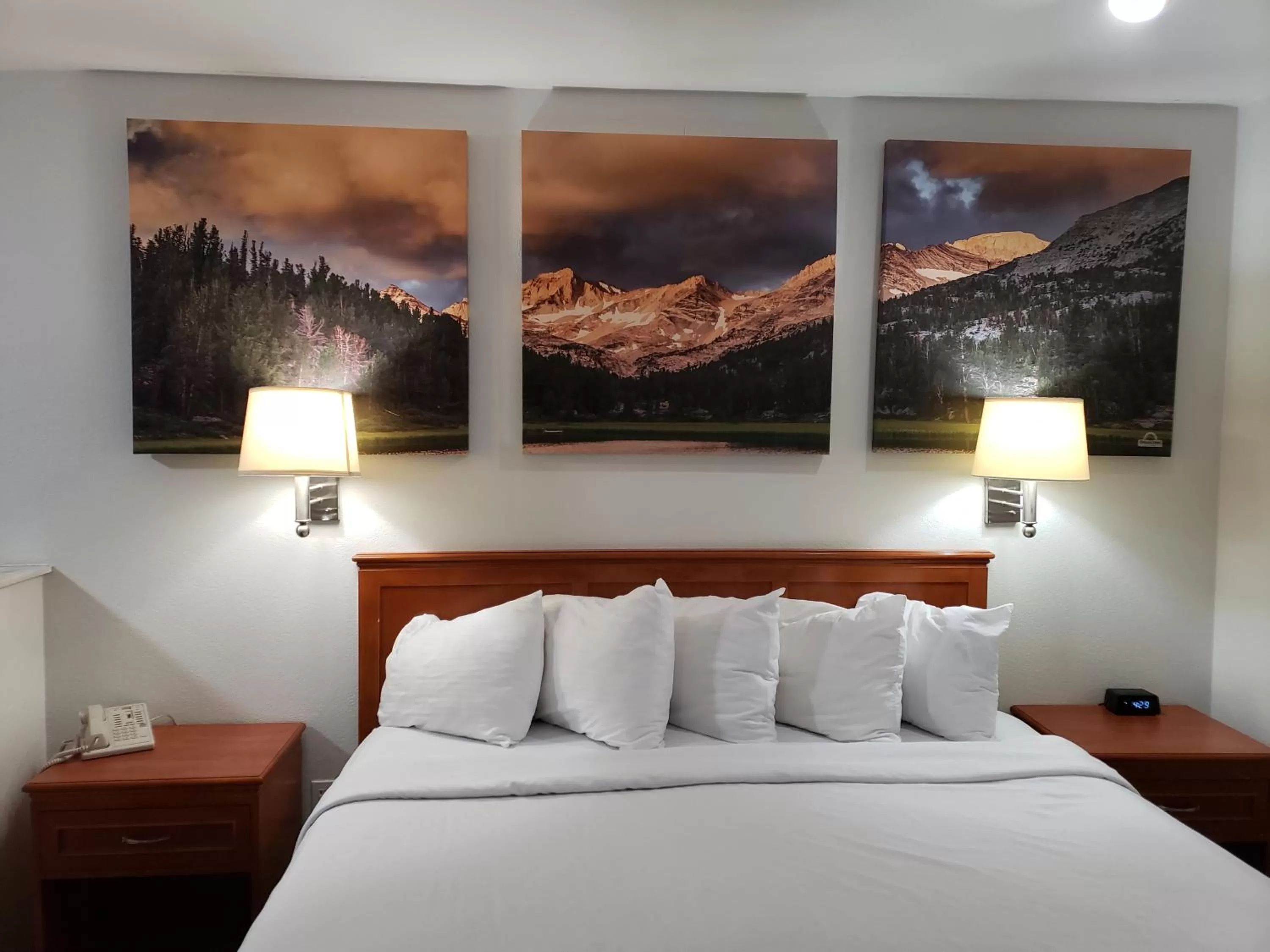 King Studio Suite - Non-Smoking in Days Inn by Wyndham Bishop