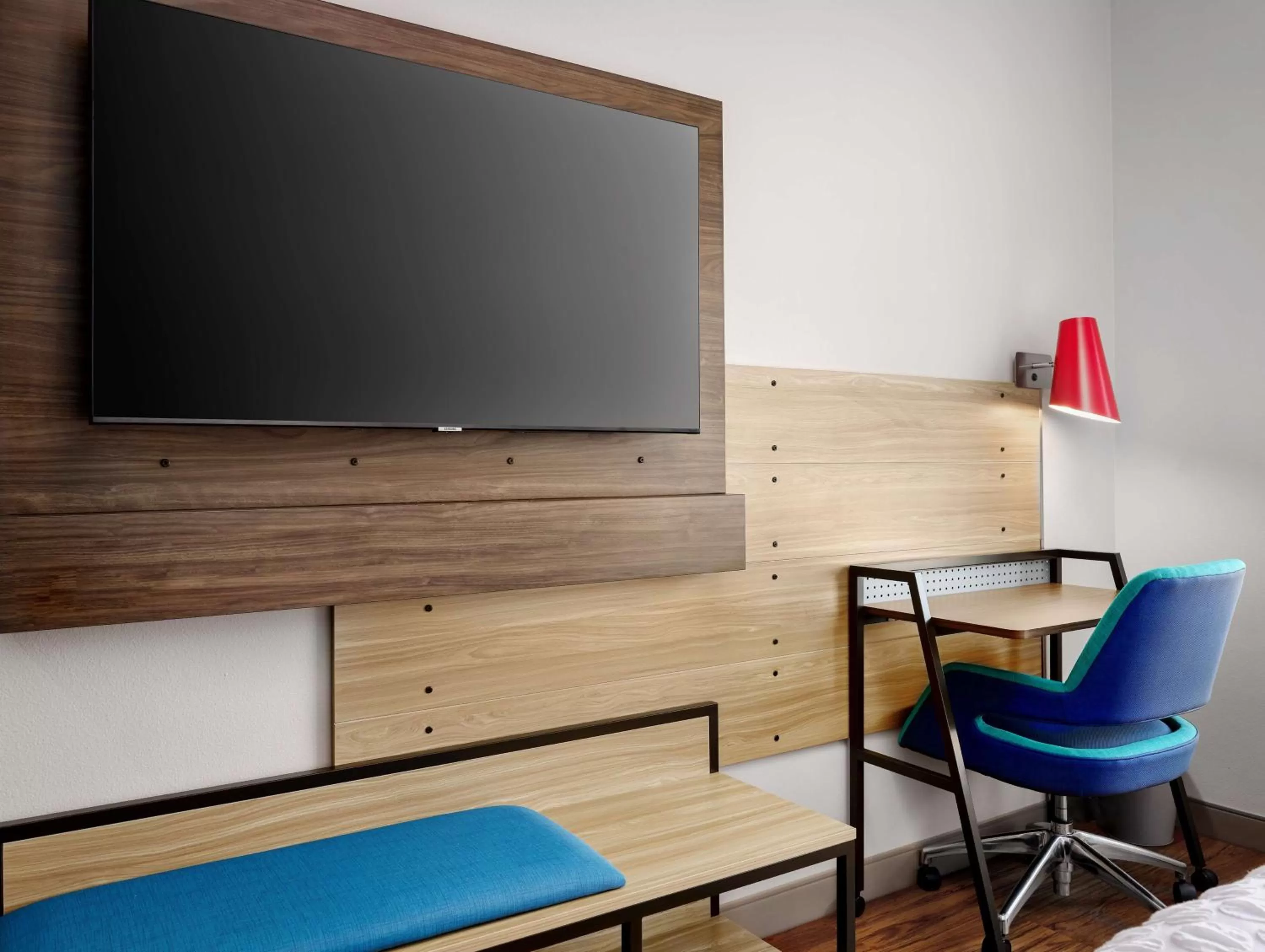 King Room with Bath Tub - Mobility Access in Tru By Hilton Indianapolis Downtown, In