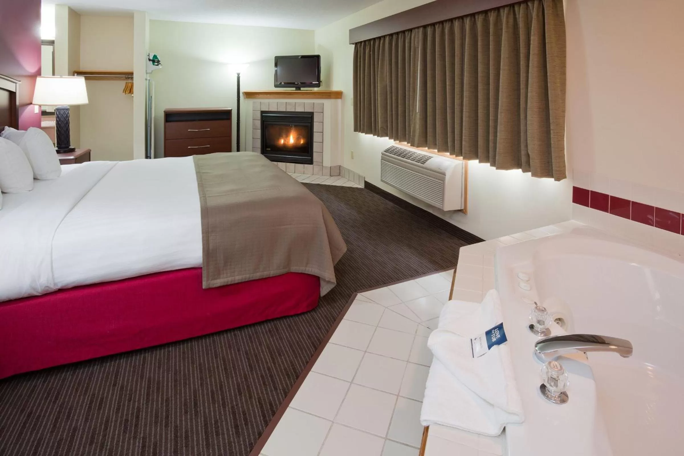 Premier One-Bedroom King Suite - Non-Smoking in AmericInn by Wyndham Princeton MN