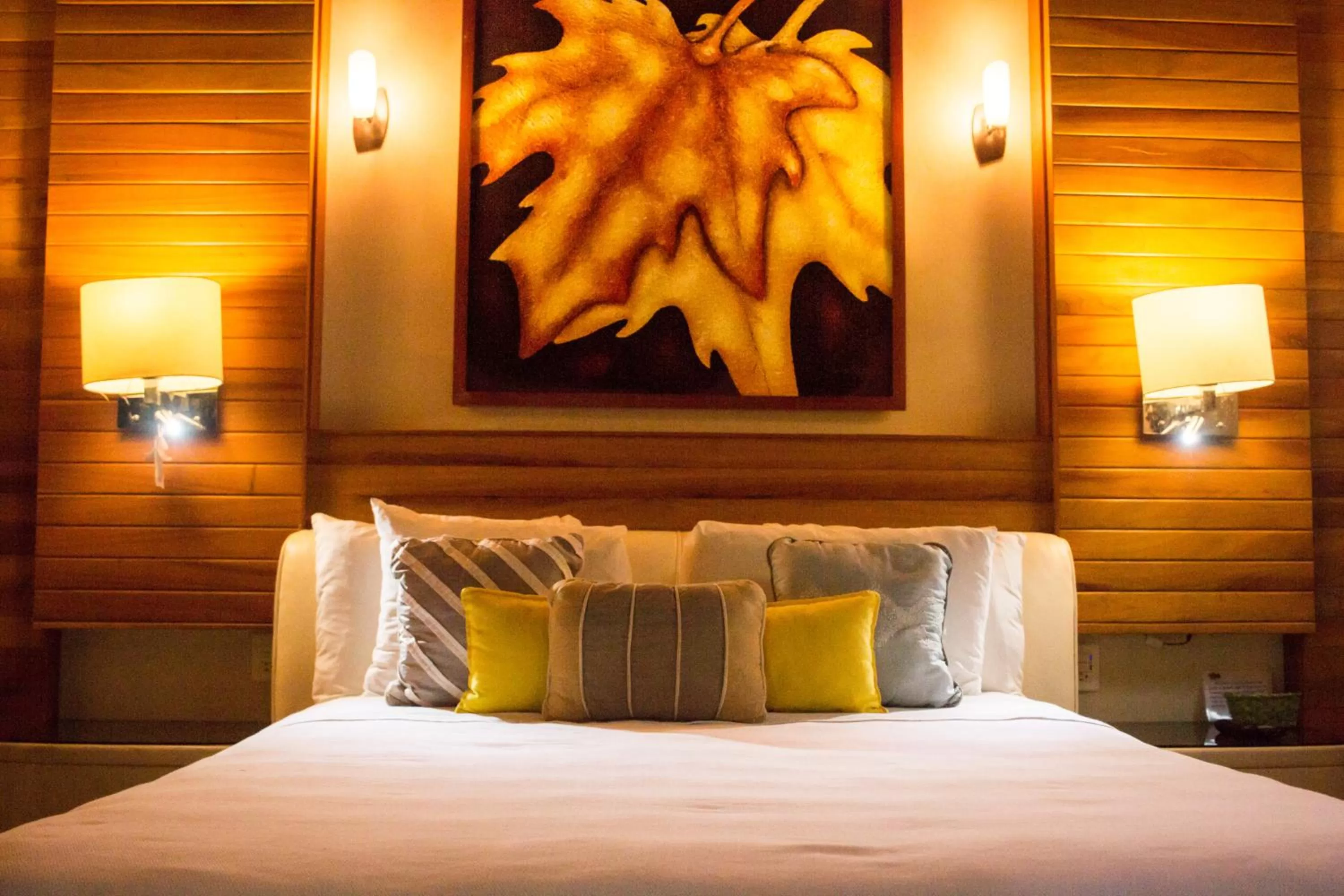 Queen Boutique Amarilla in Cocos Cabañas Playa del Carmen Adults Only