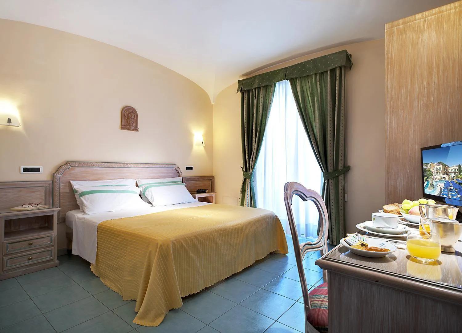 Classic Triple Room in Hotel Royal Terme