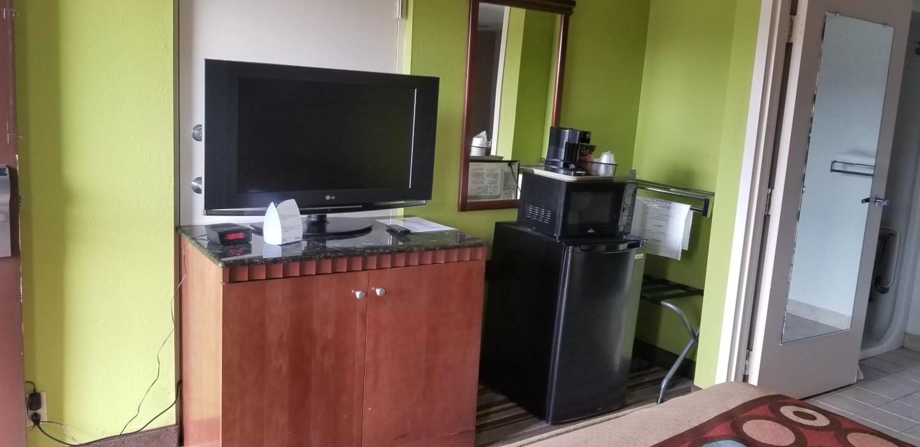 Double Room - Non-Smoking  in Super 8 by Wyndham Ruther Glen Kings Dominion Area