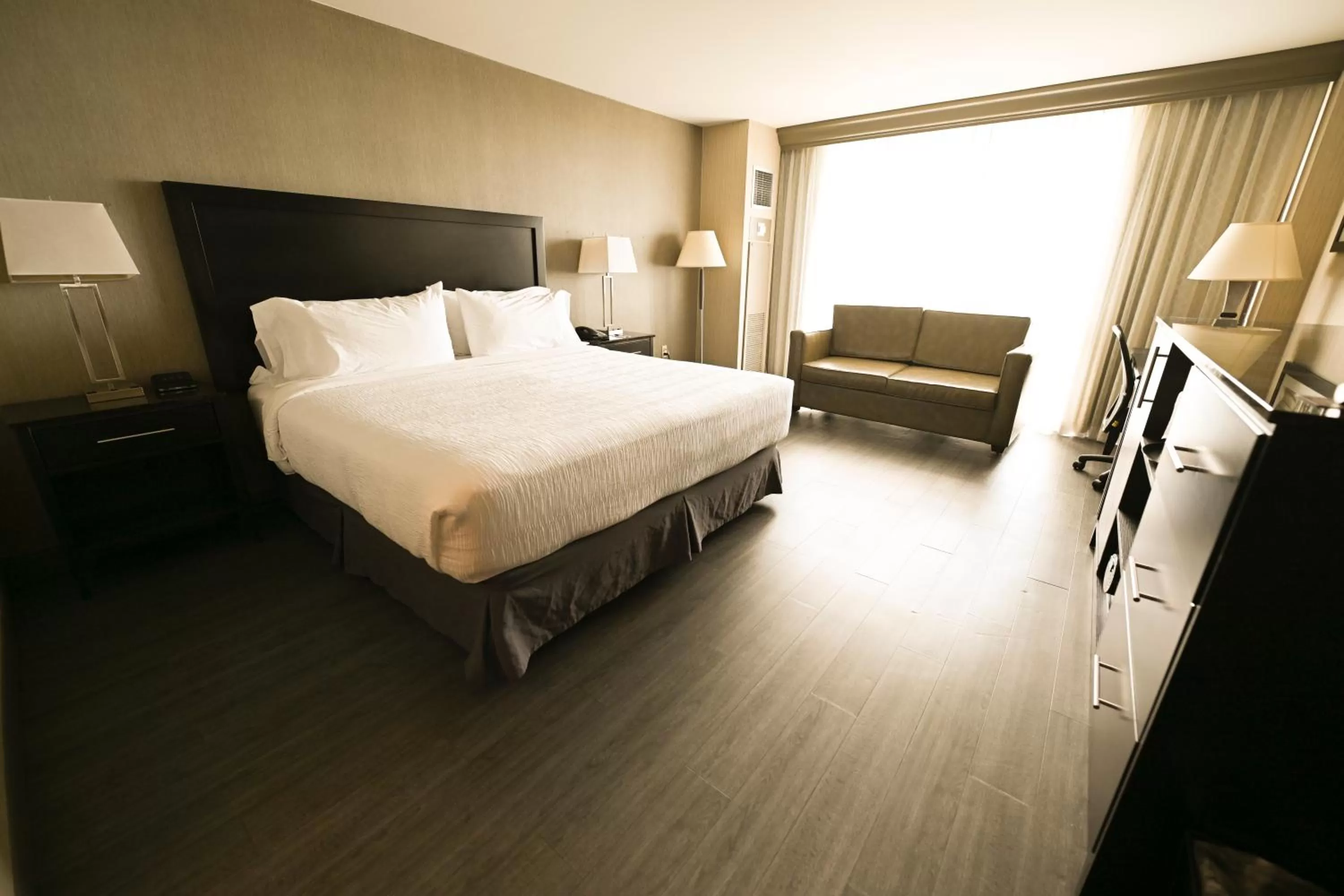Single Room in Grand Resort Hotel - Mt Laurel - Philadelphia