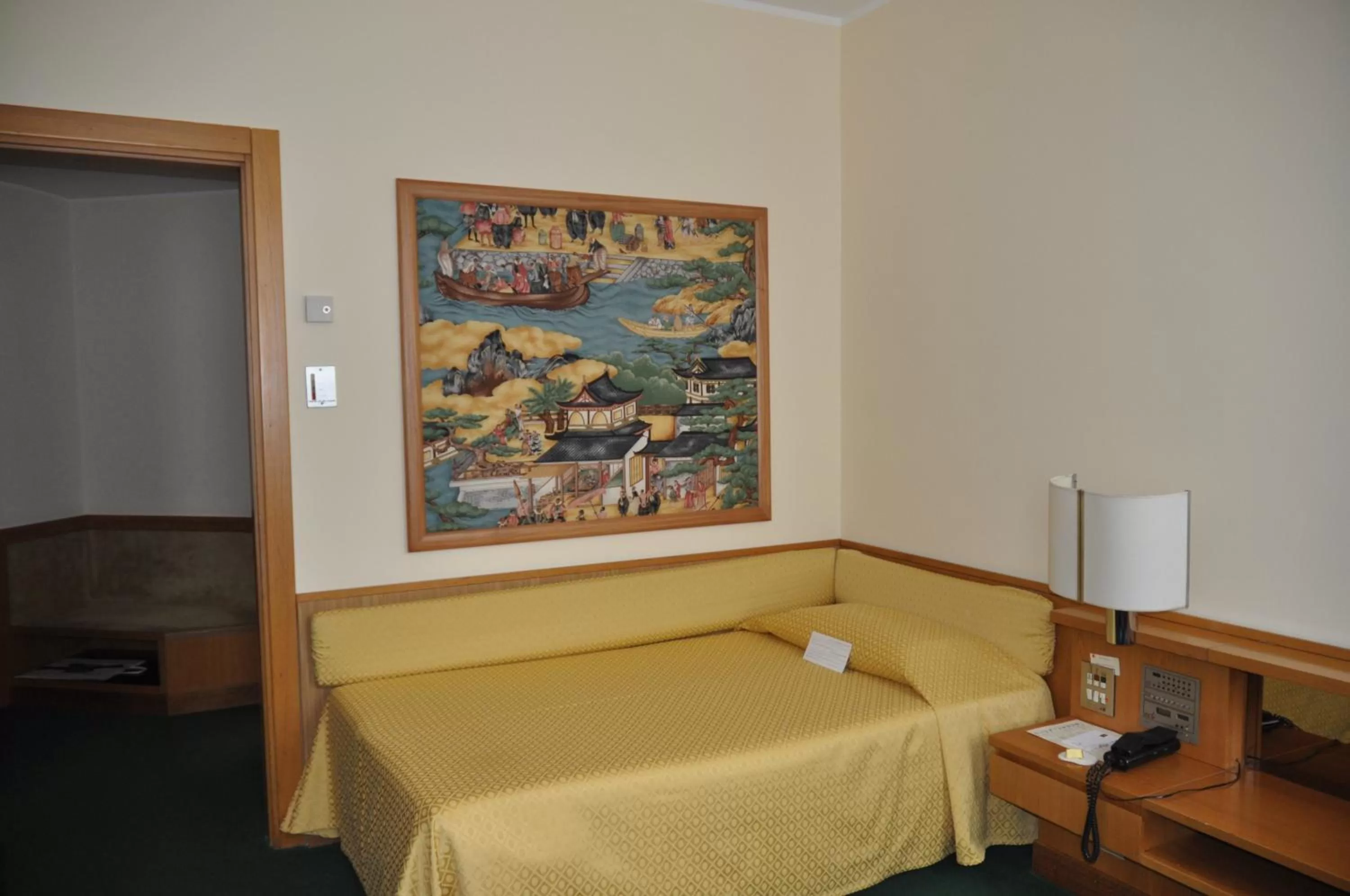 Single Room in Hotel Galileo