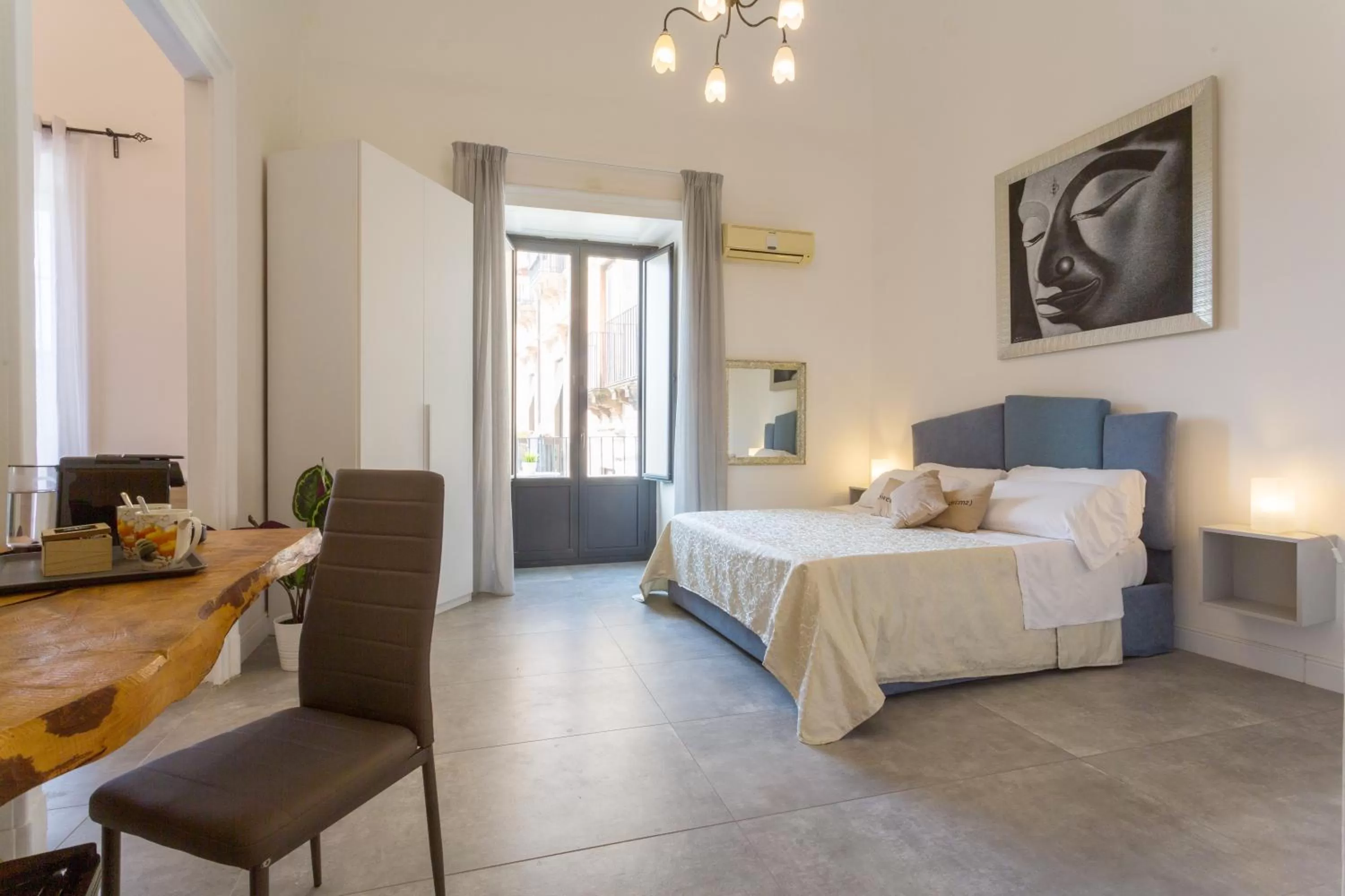 Queen Suite with Spa Bath in Palazzo Bruca Catania