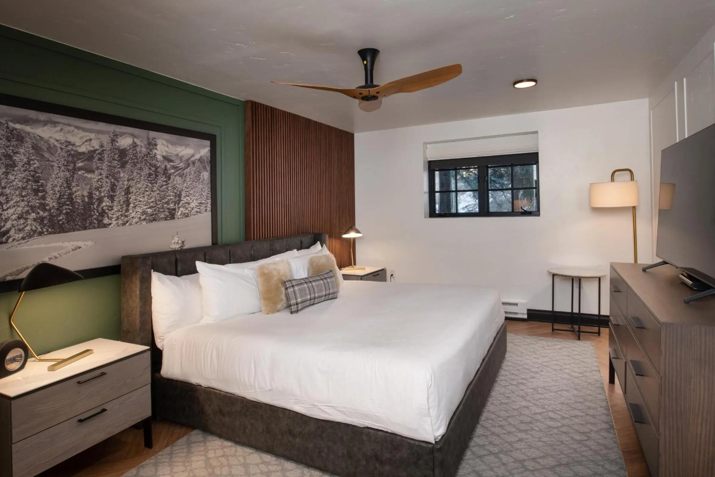 Classic Quadruple Room in Gravity Haus Vail