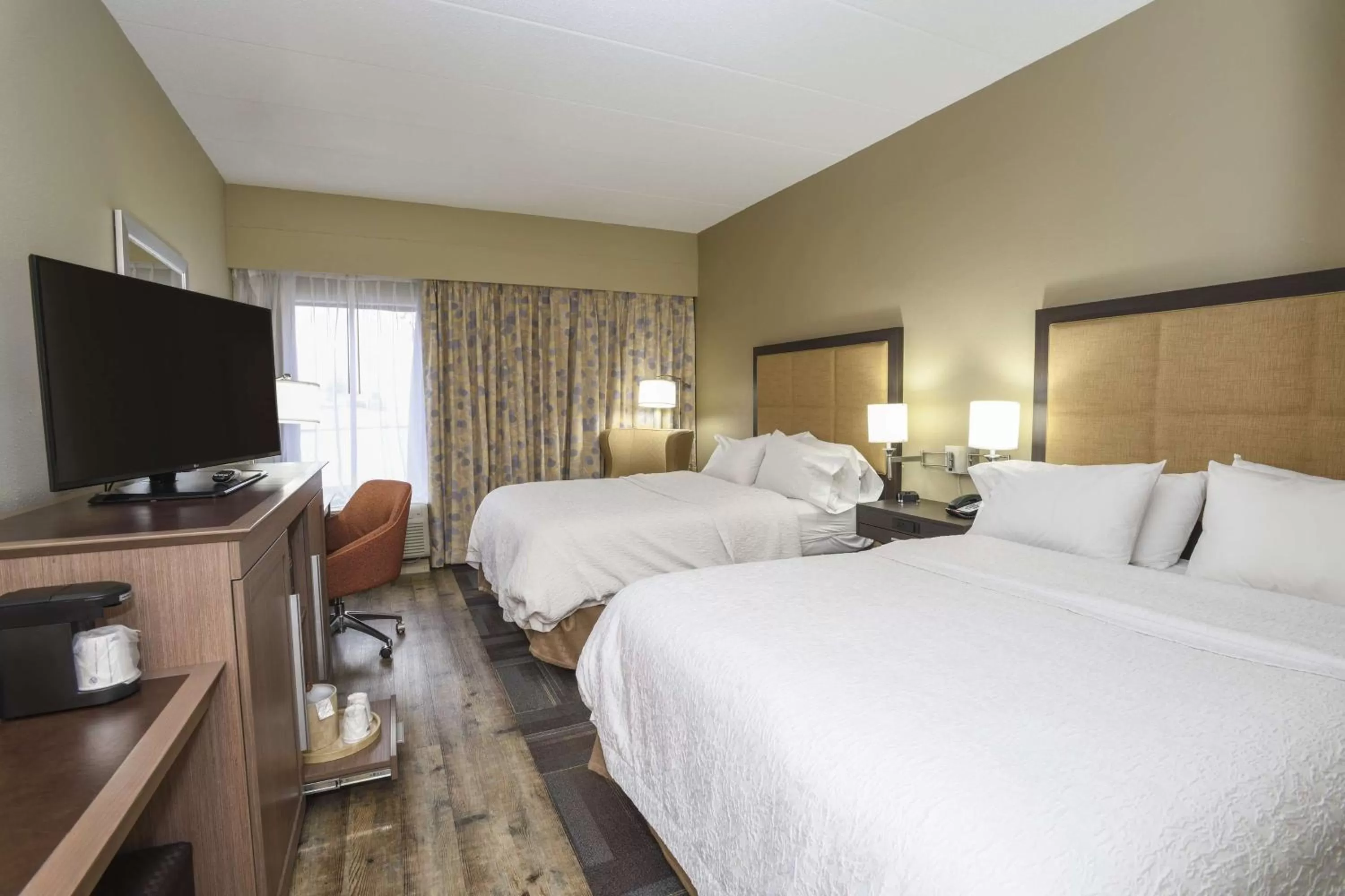 Queen Room with Two Queen Beds - Non-Smoking in Hampton Inn Cincinnati Eastgate