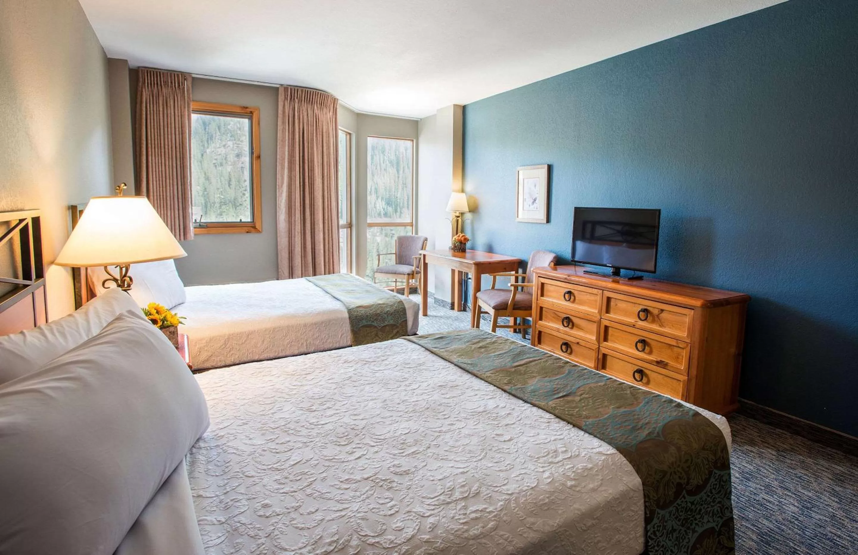Double Room with Two Double Beds - Accessible/Non-Smoking in Winter Park Mountain Lodge