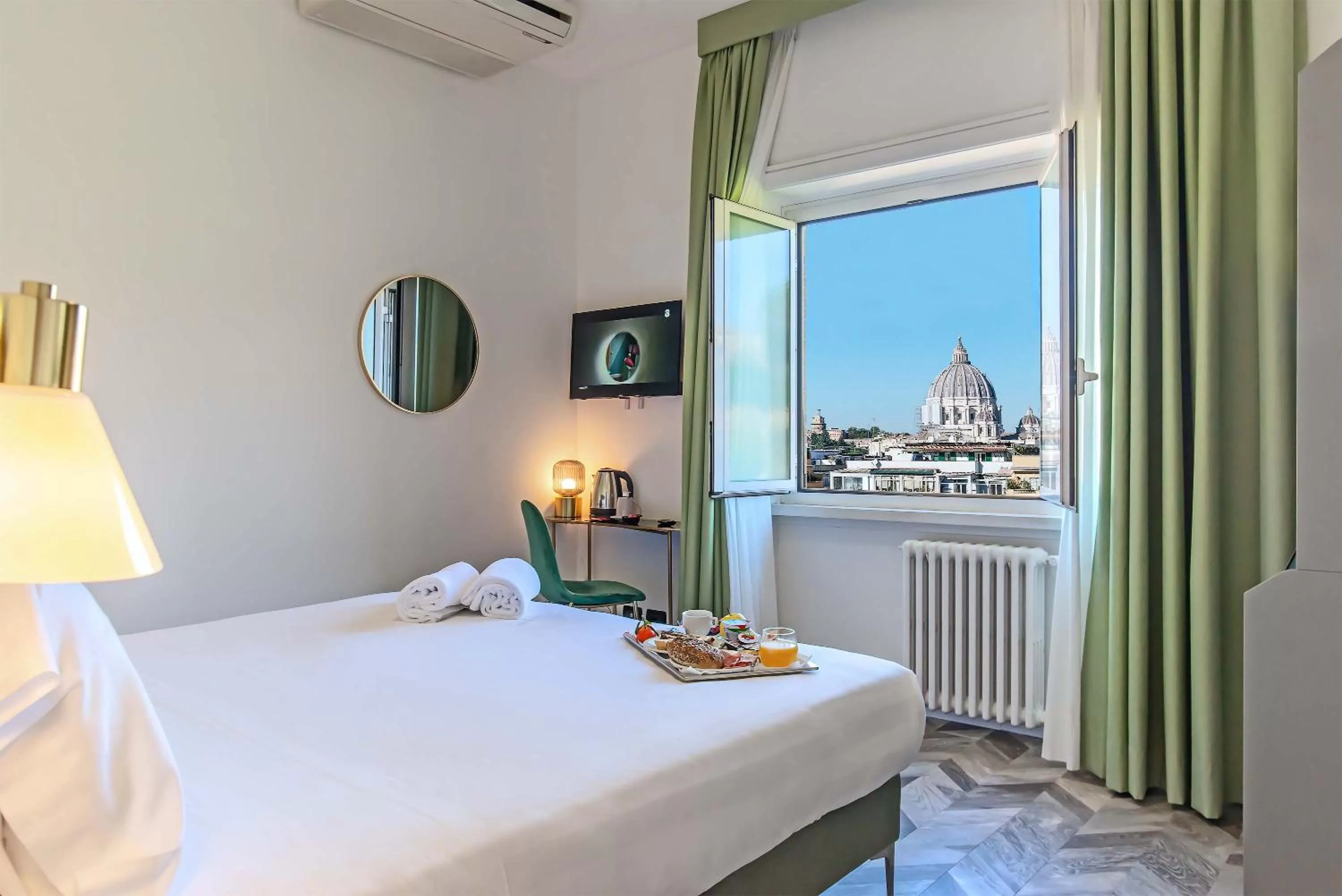 Superior Double Room in Bloom Hotel Rome