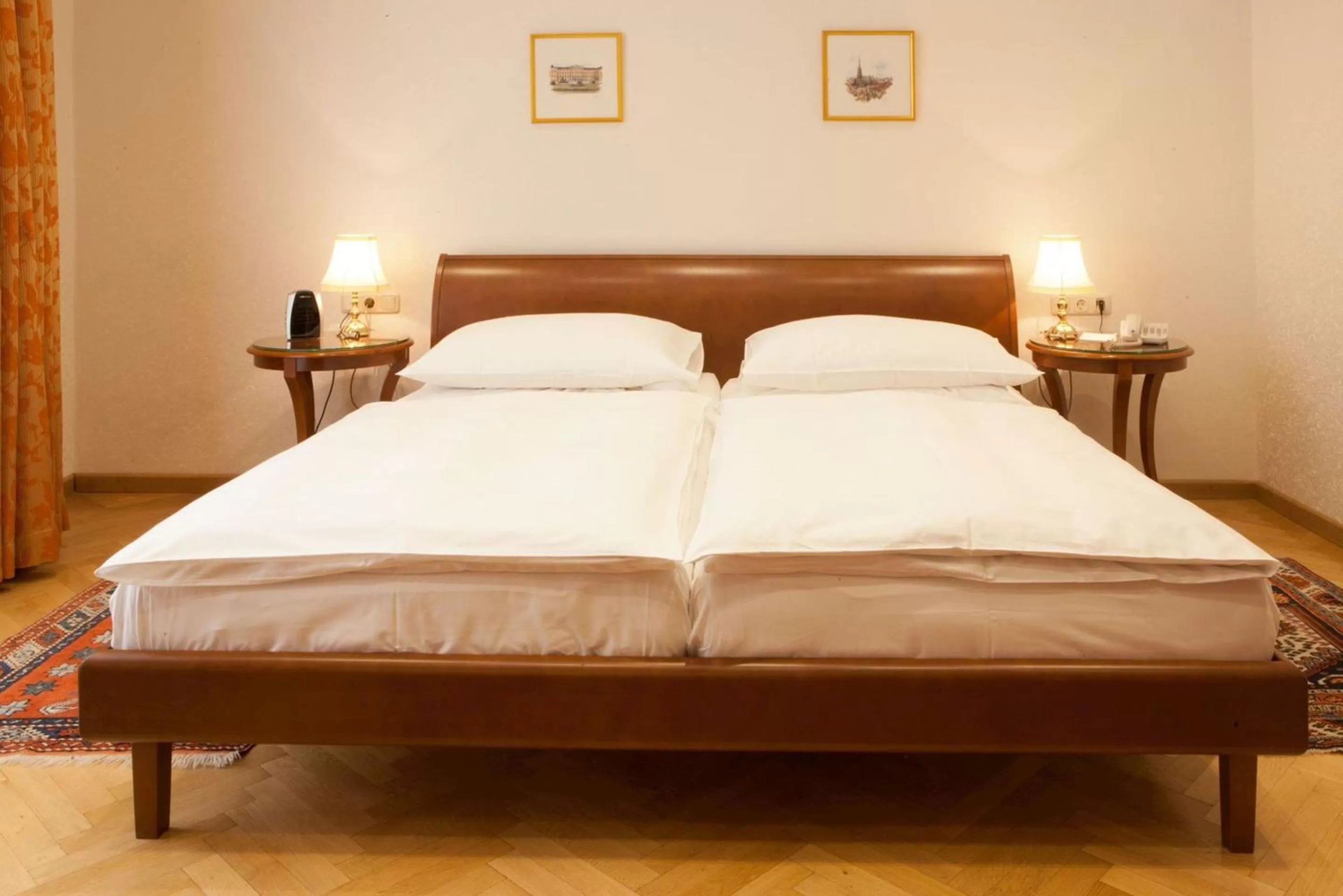 Double Room in Hotel Kaiserin Elisabeth