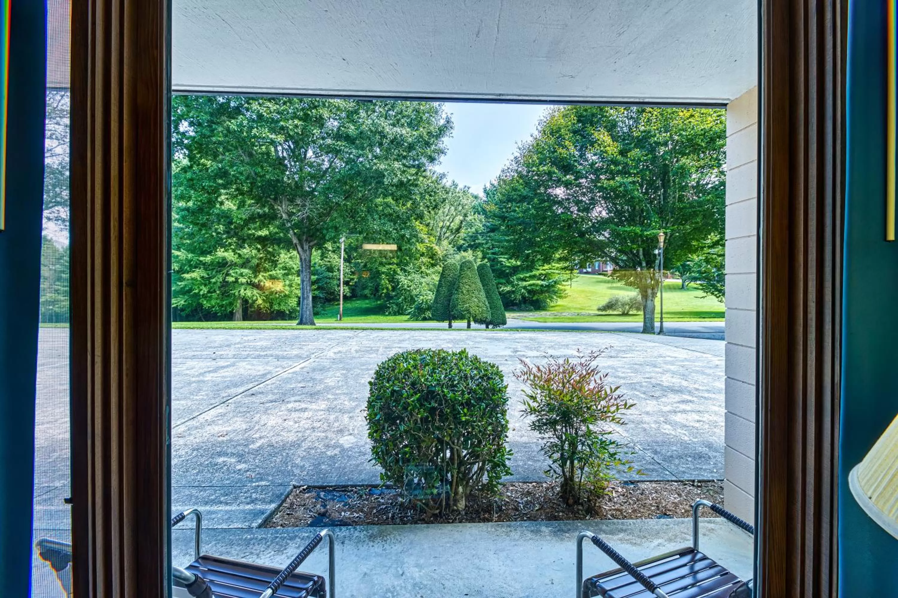 Deluxe King Room in Highland Manor Inn