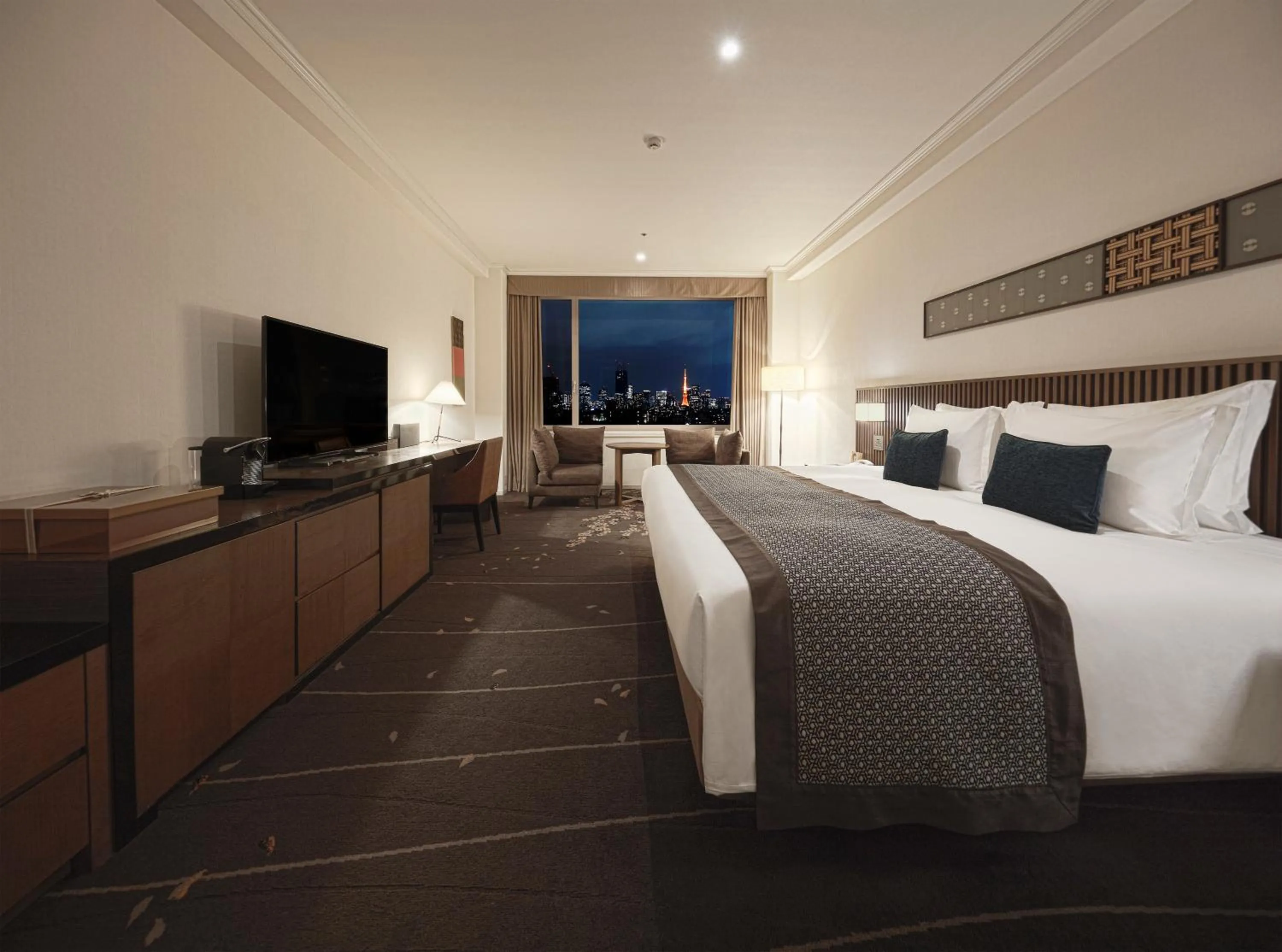 Tower Side Executive King (Non-Smoking) with Lounge Access and Lounge Breakfast Included + Sauna Access - single occupancy in The Prince Sakura Tower Tokyo, Autograph Collection