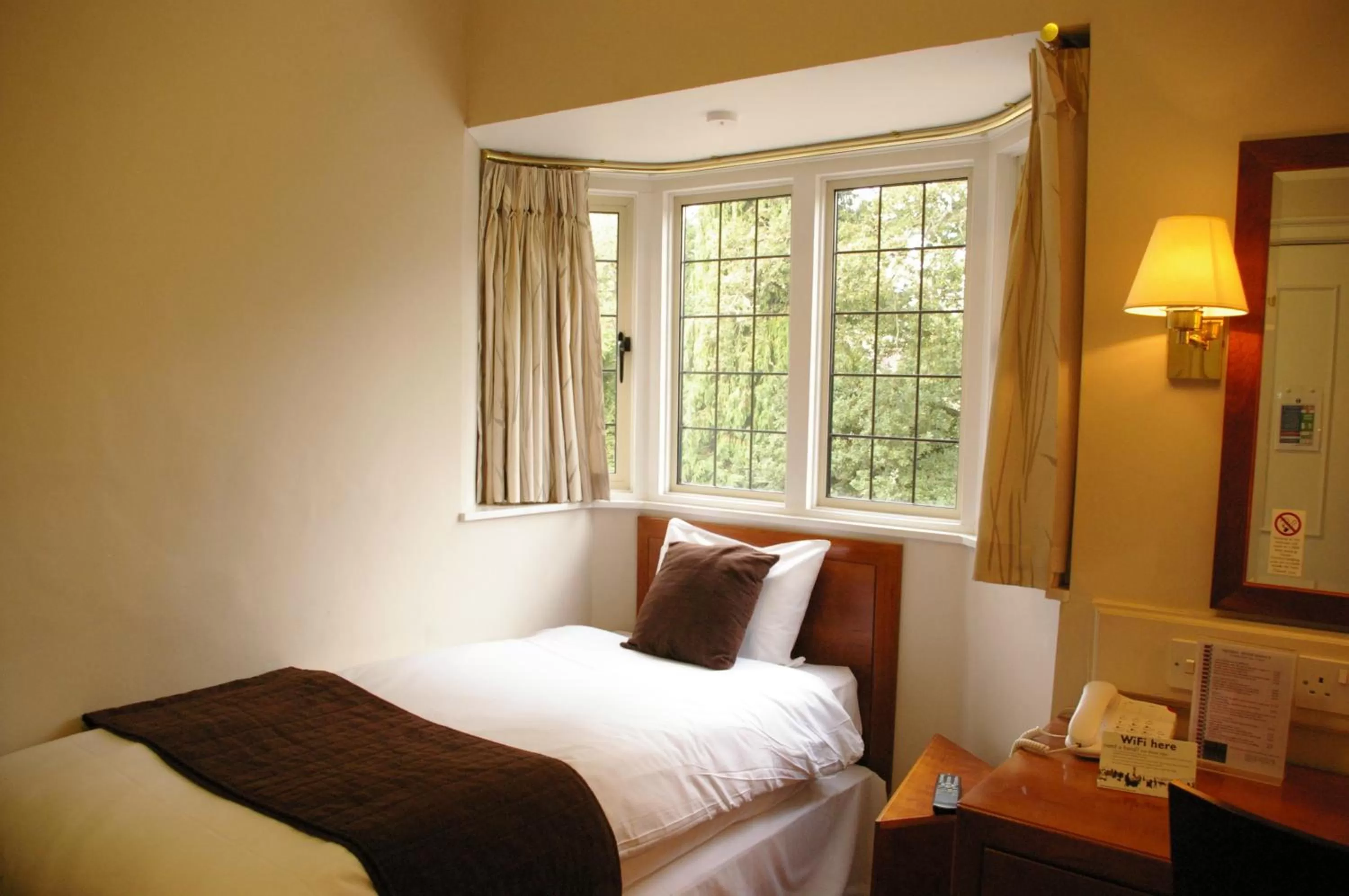Single Room in Farnham House Hotel