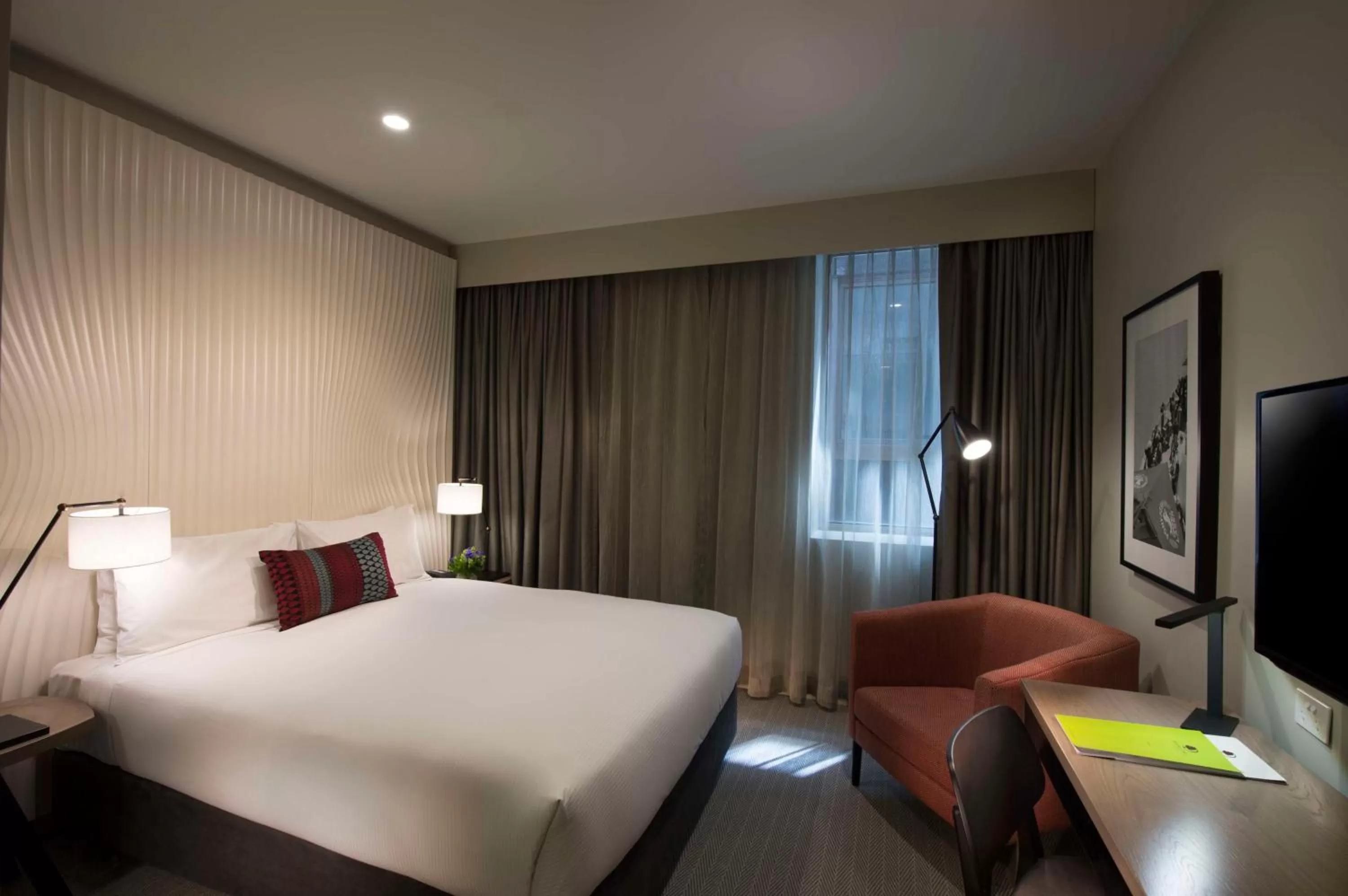Queen Room in DoubleTree by Hilton Melbourne