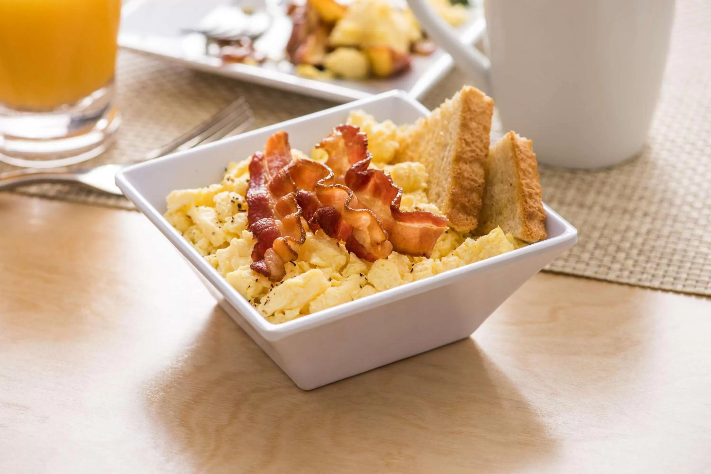 Restaurant/places to eat in Hyatt Place Chicago/Naperville/Warrenville