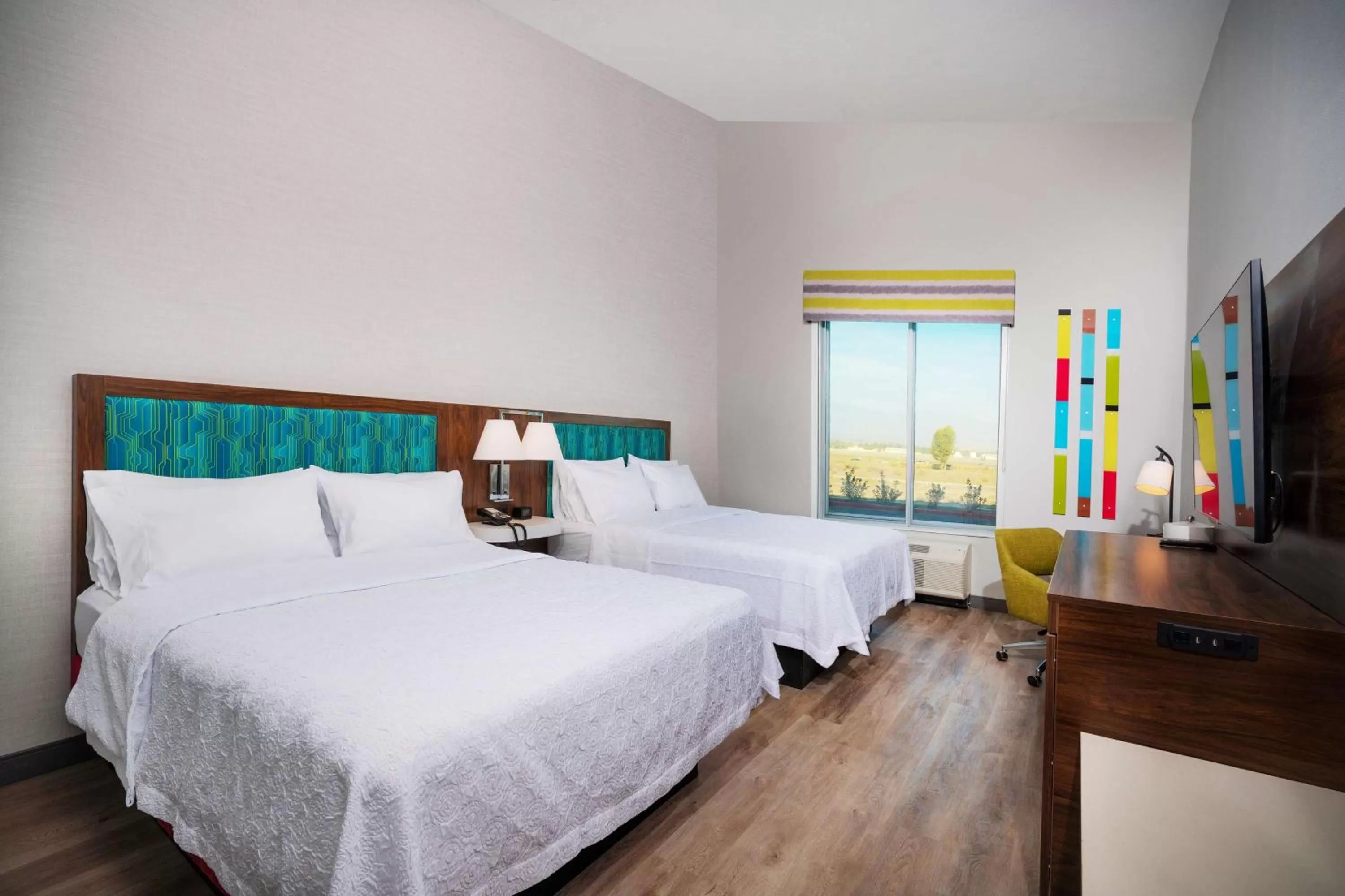 Queen Room with Bath Tub - Mobility Access/Non-Smoking in Hampton Inn Riverside March Air Force Base, Ca