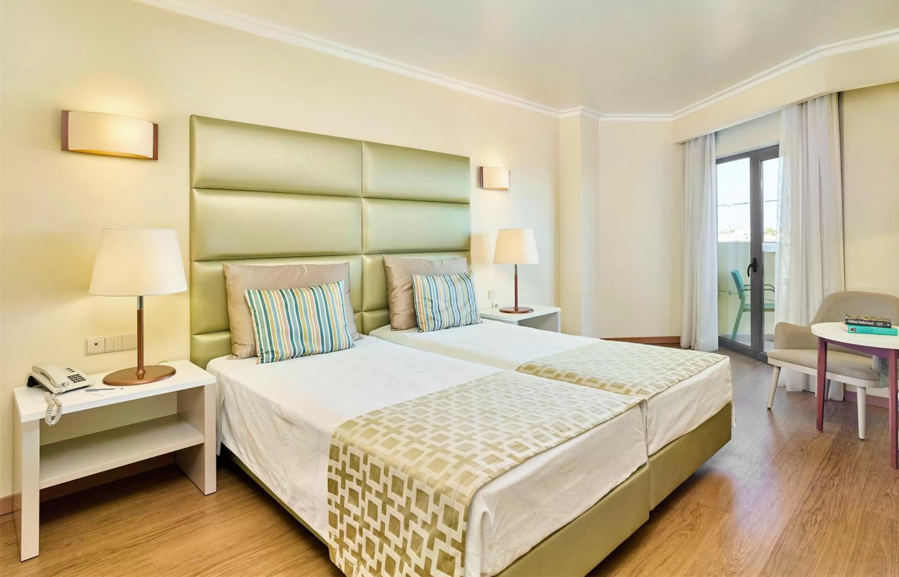Deluxe Suite with Land View in Hotel Baia Grande