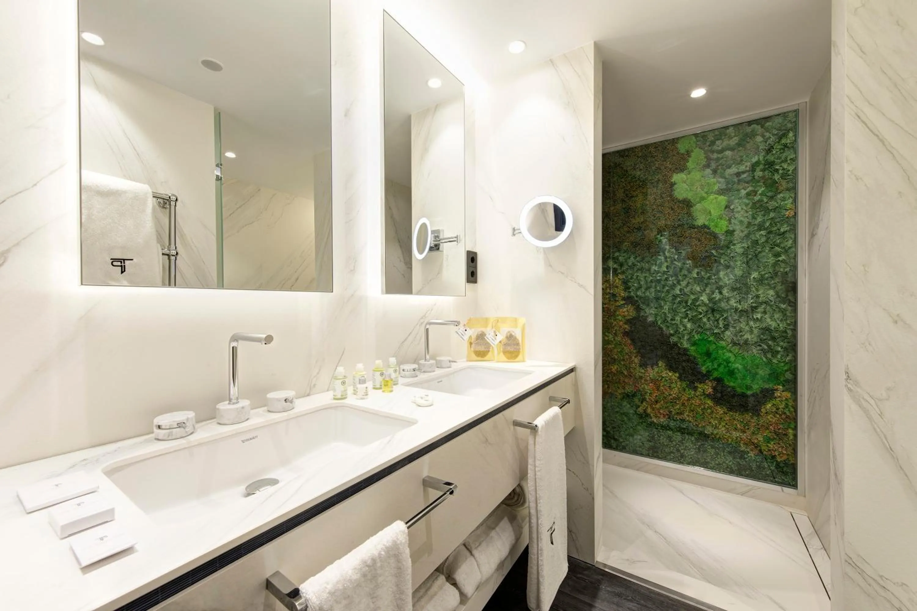 Deluxe Attic  in Casa Almagro by The Pavilions Hotels & Resorts