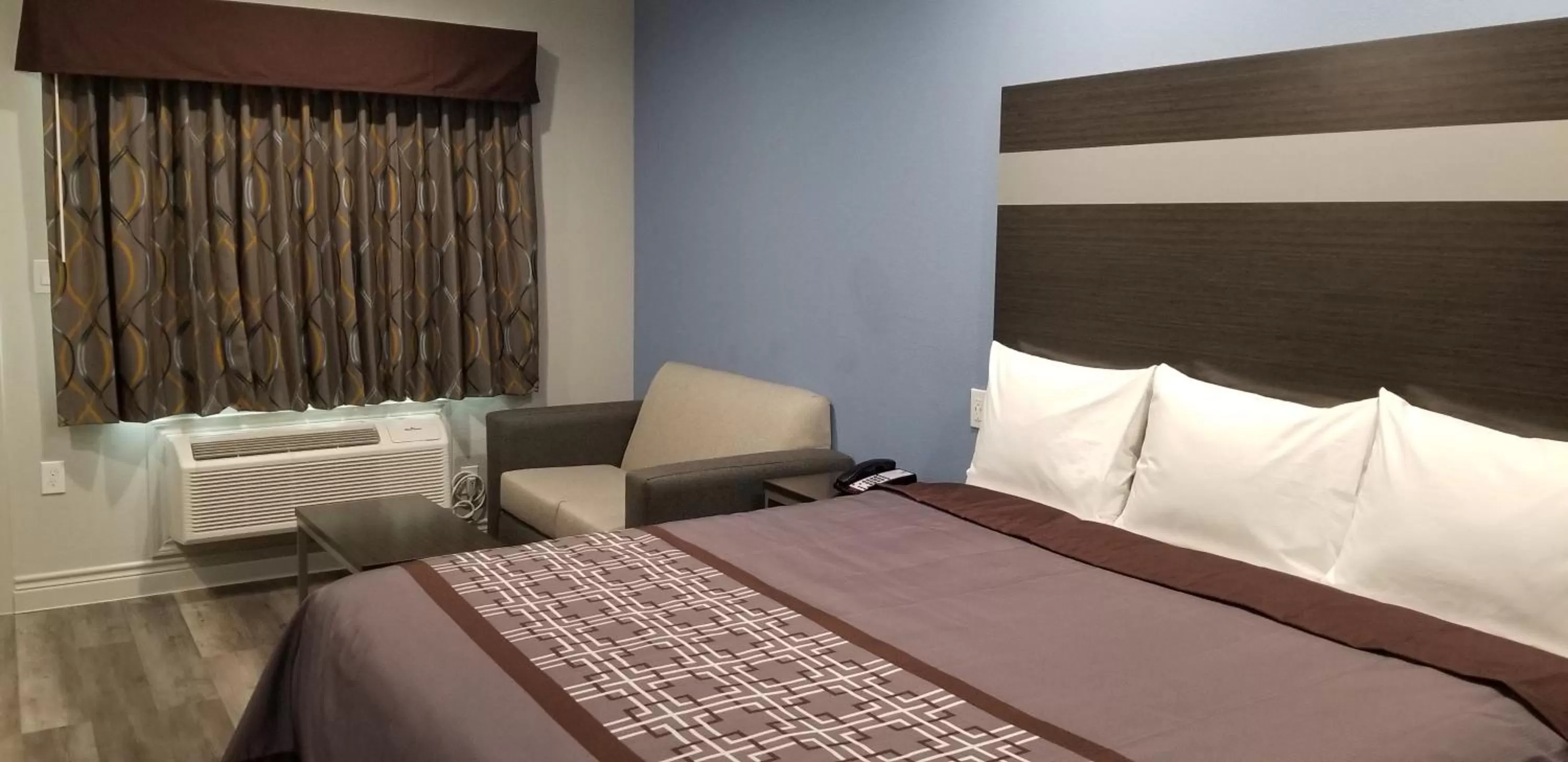 King Room - Non-Smoking in Studio 6 Deer Park, Tx