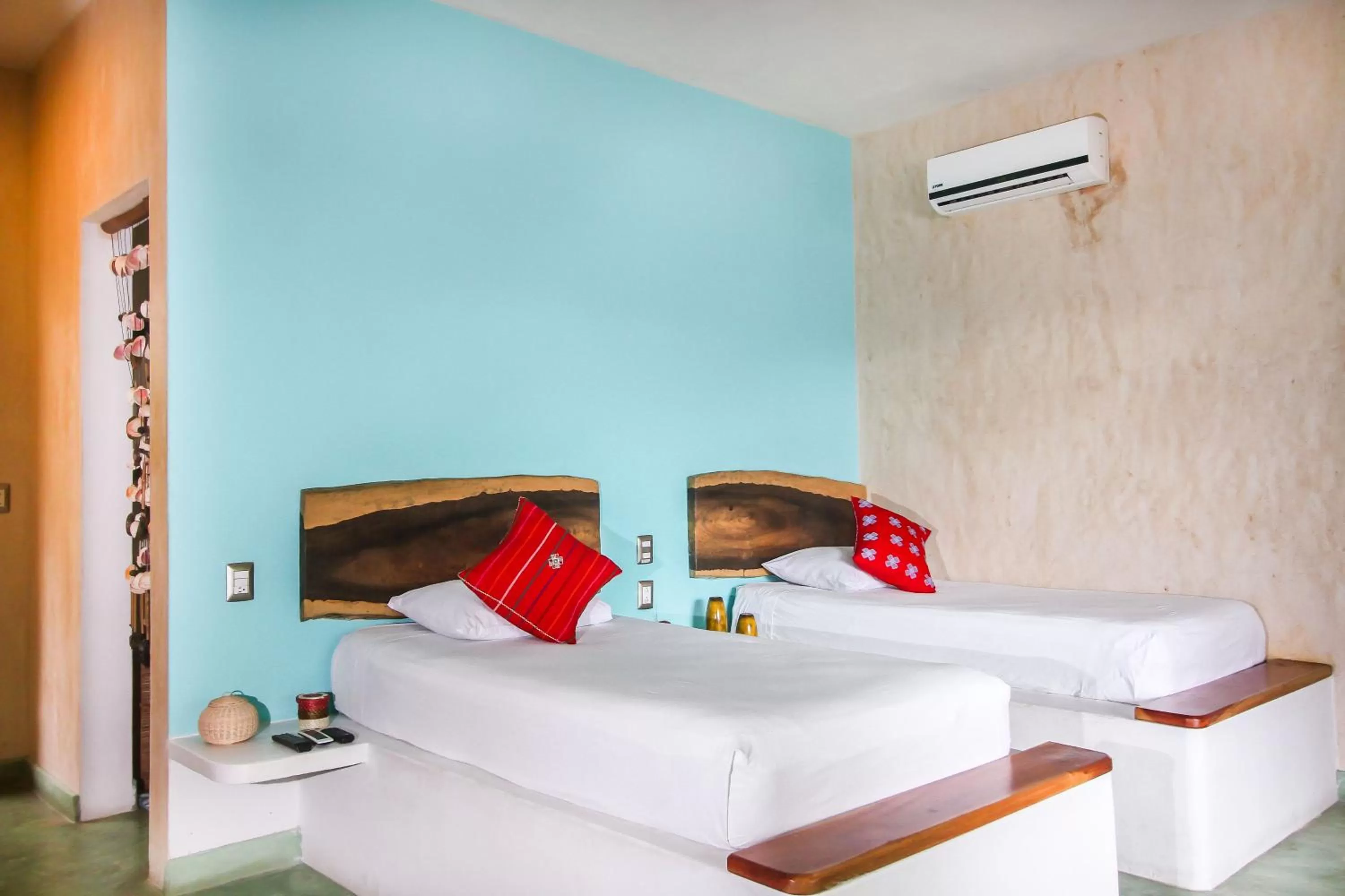 Room with Two Twin Beds with Balcony and Private Bathroom in Corazon De Jade Tulum