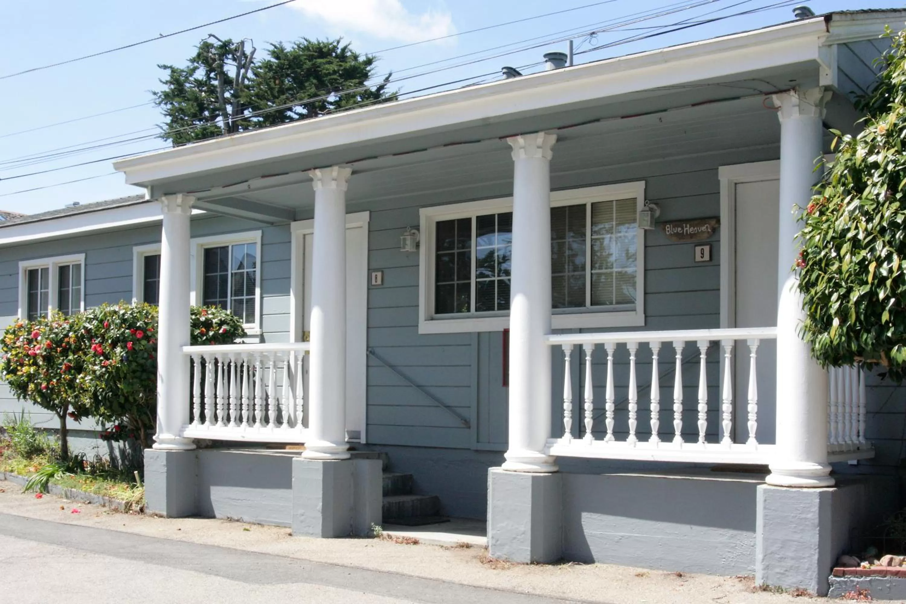 Sea Star Room (9), Deluxe II King - Pet Friendly in Ocean Echo Inn & Beach Cottages