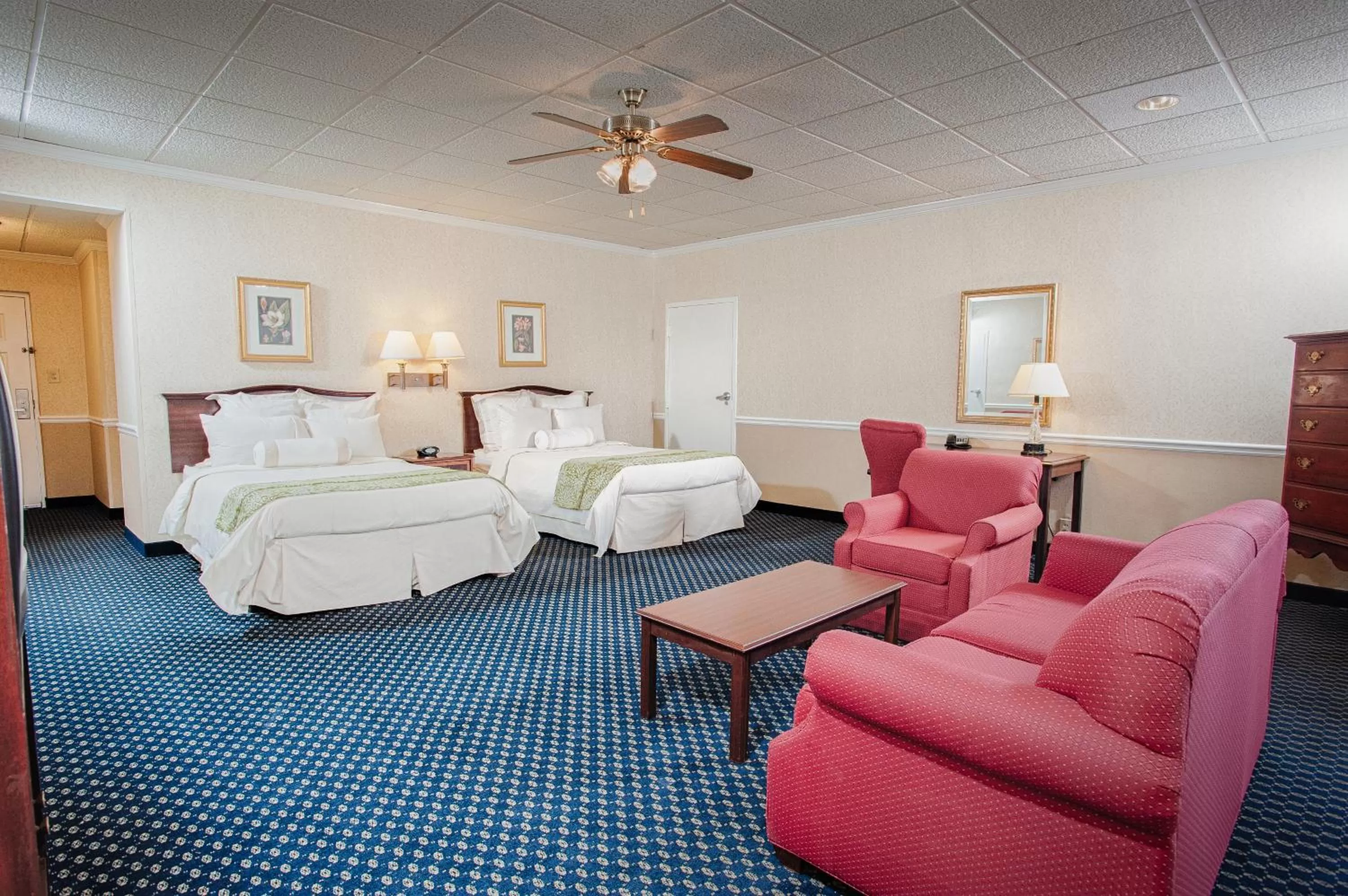 Double Room with Two Double Beds in The Inn at Stone Mountain Park