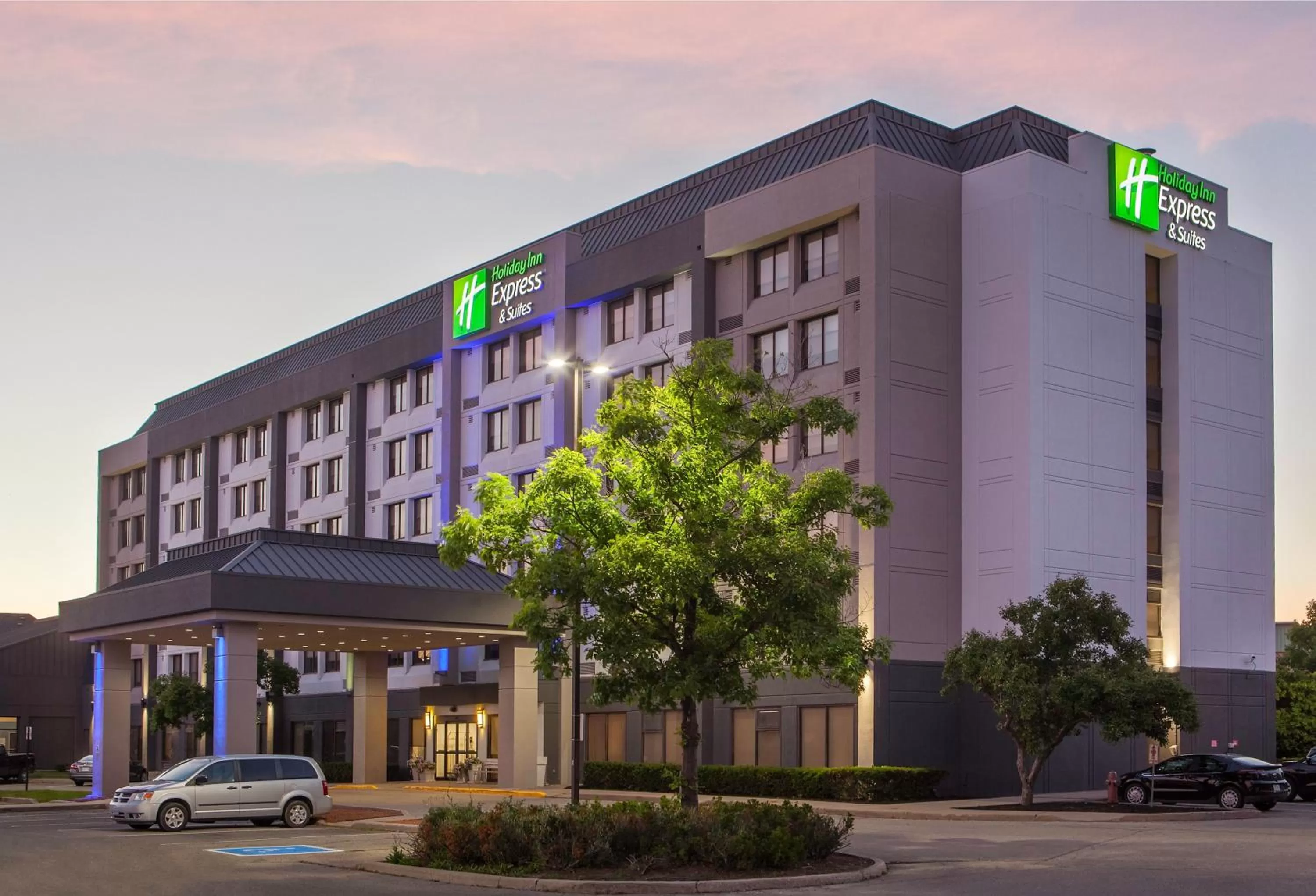 Holiday Inn Express & Suites Mississauga-Toronto Southwest by IHG