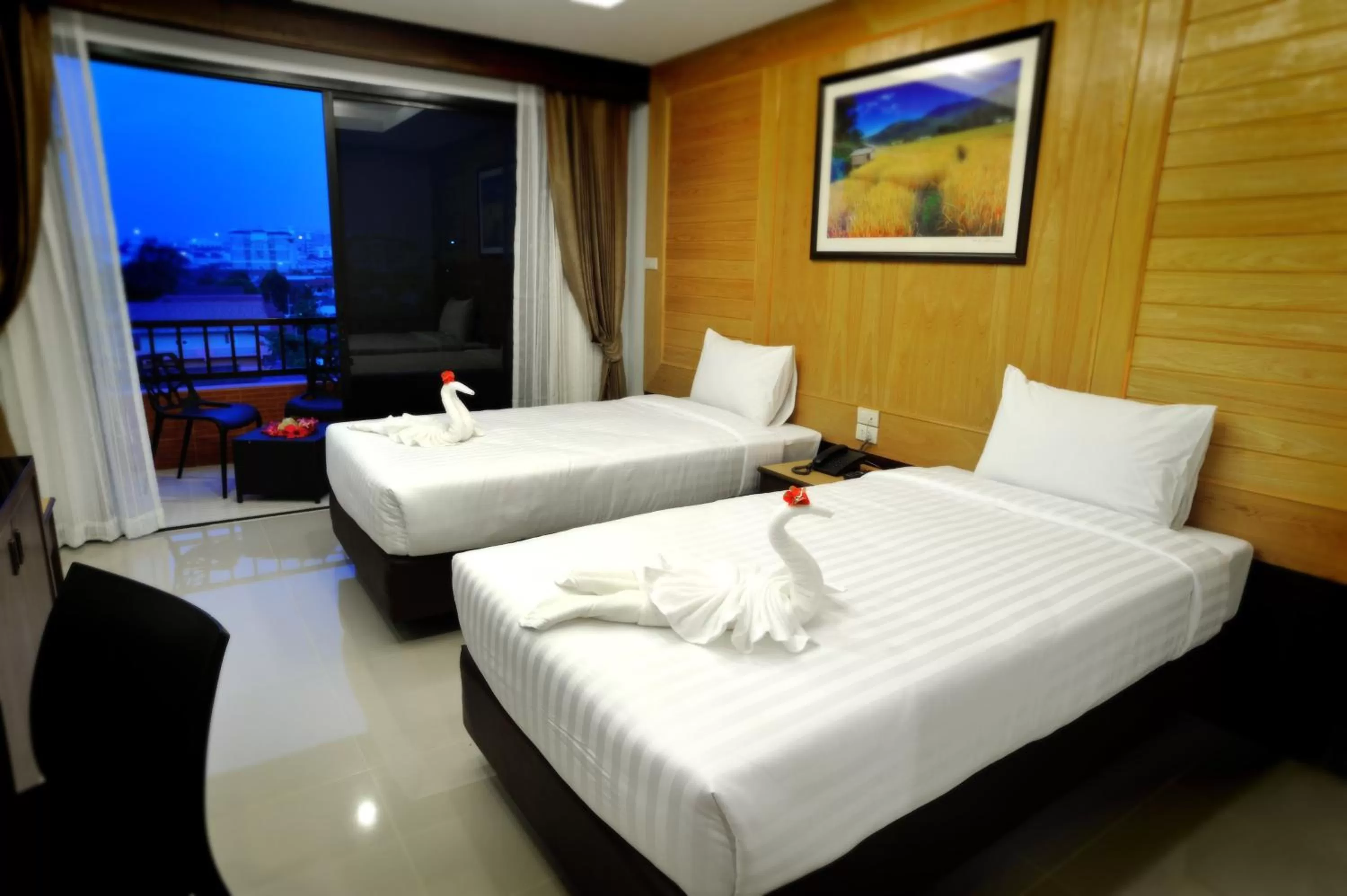 Deluxe Twin Room in Suppamitr Villa Hotel